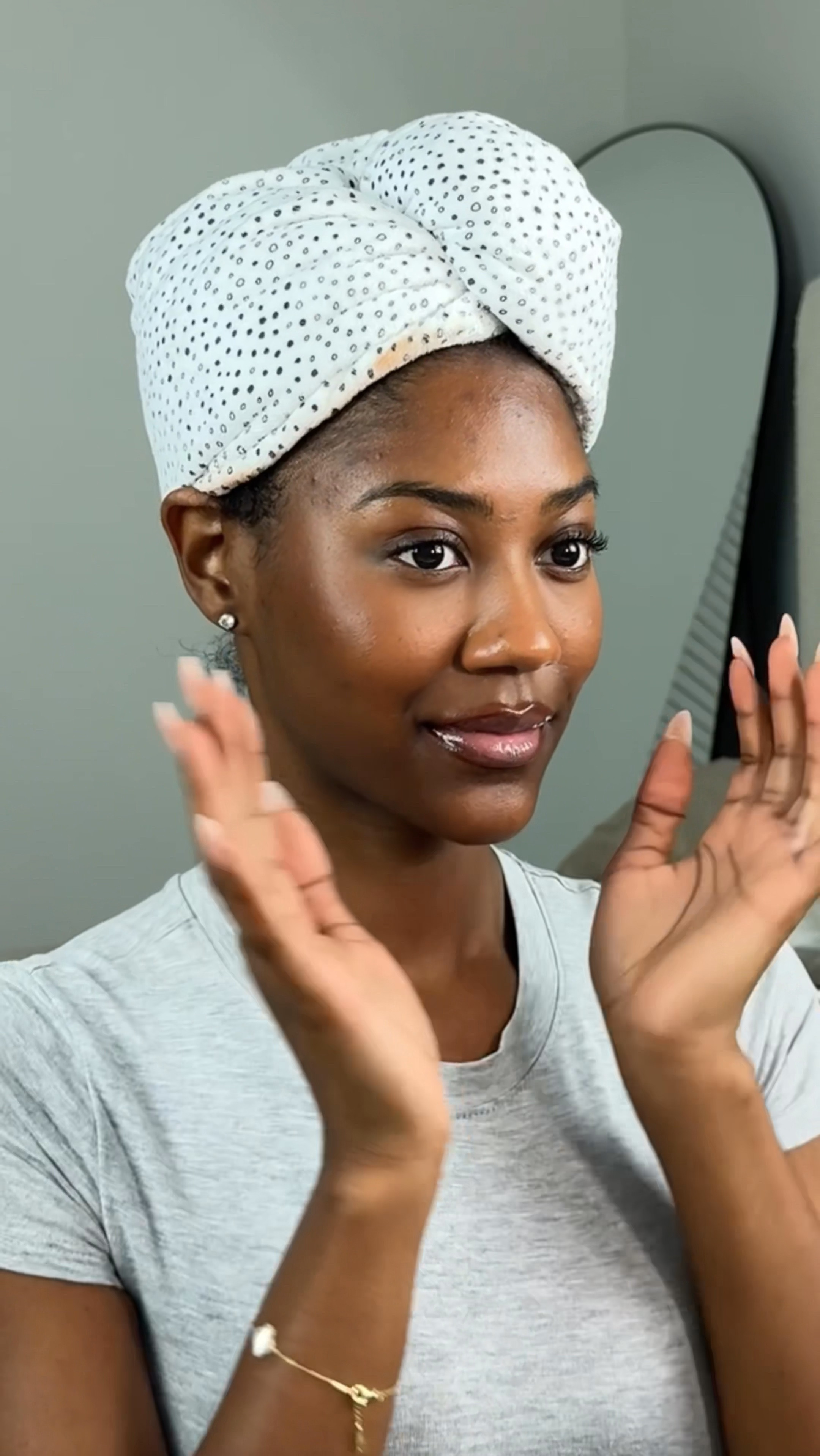 a silk press makes everything better 🧖🏾‍♀️