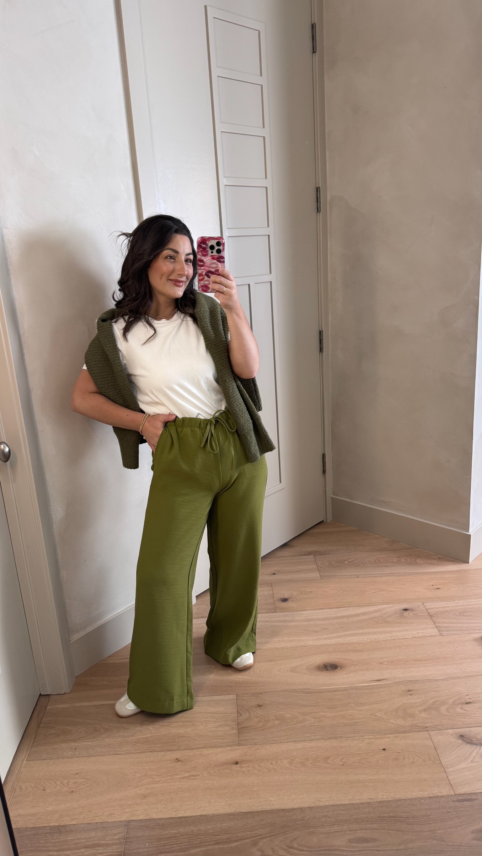 Casual, chic outfit! Loving these lookalike wide leg pants and sweater! Comfortable enough for travel too! 

Sweater size small, Tee size small, Pants size medium 27.5 inseam 

5'0" 140lbs
Petite friendly

#LTKootd #LTKPetite #LTKTravel