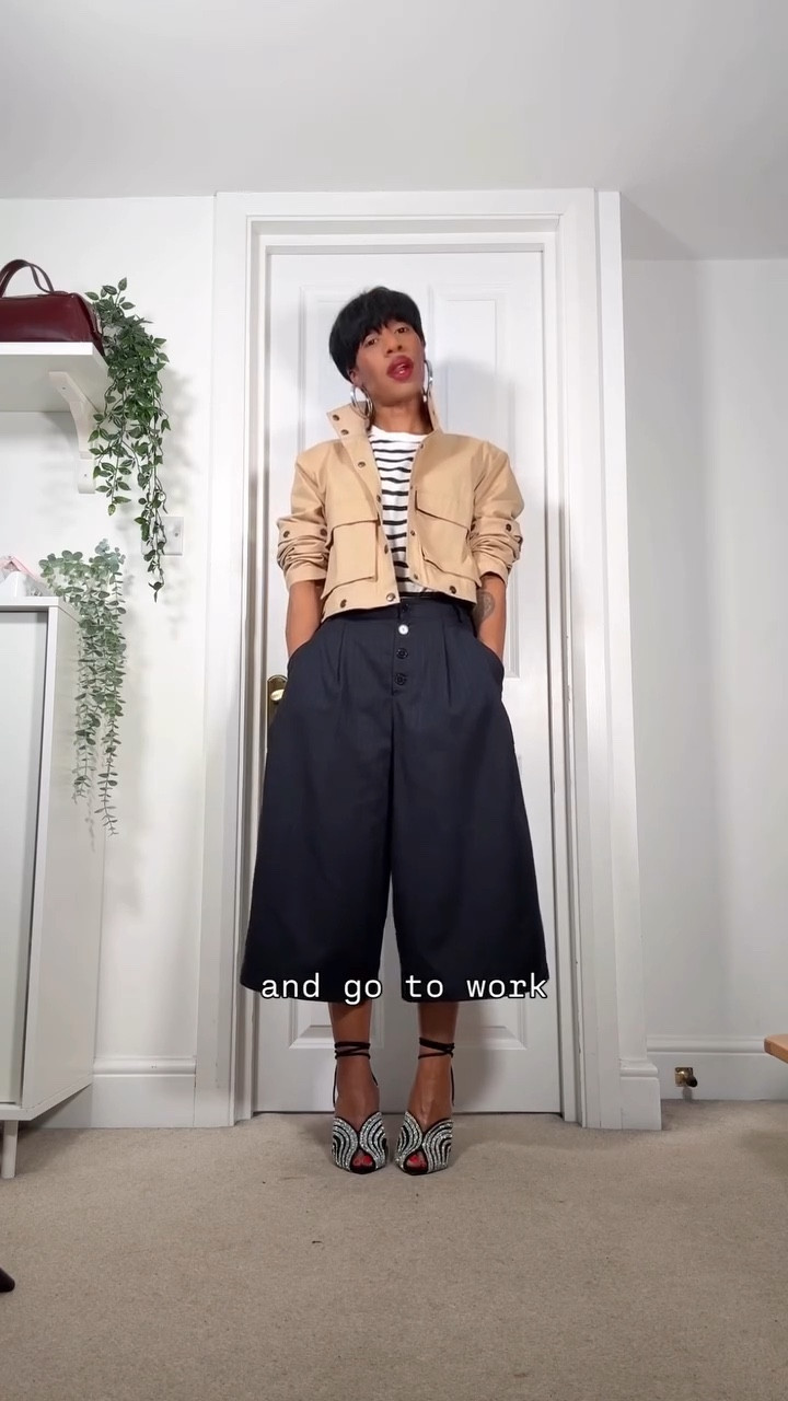 Sometimes your heart just isn’t in going to work! Especially when the weather is super nice. That’s when we have to pull out a fun item or a special outfit just to get us through! I love a casual outfit with an over the top shoe! Wear your fun shoes to work! Culottes are from @bershka and striped tshirt from @hm will be linked in my LTK in my bio under my profile picture. #casualworkoutfit #capsulewardrobe #styleover30 #wrongshoetheory #stylehacks