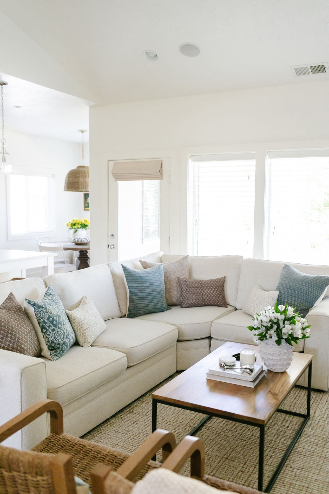 A pretty pillow combination that will take you from spring through summer. 
Pillow covers
Decorative pillows
Pillow inserts 


#LTKfindsunder100 #LTKstyletip #LTKhome