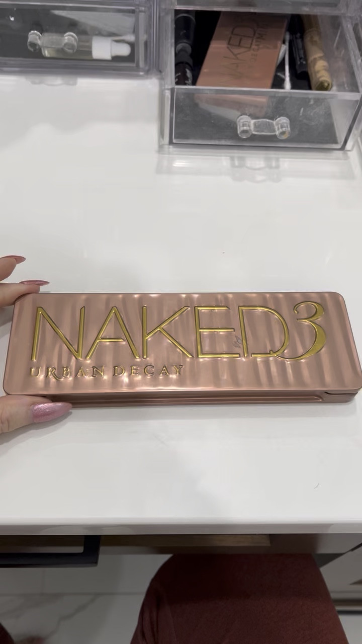 I love this NAKED eyeshadow pallet

#LTKGiftGuide #LTKfindsunder50 #LTKbeauty