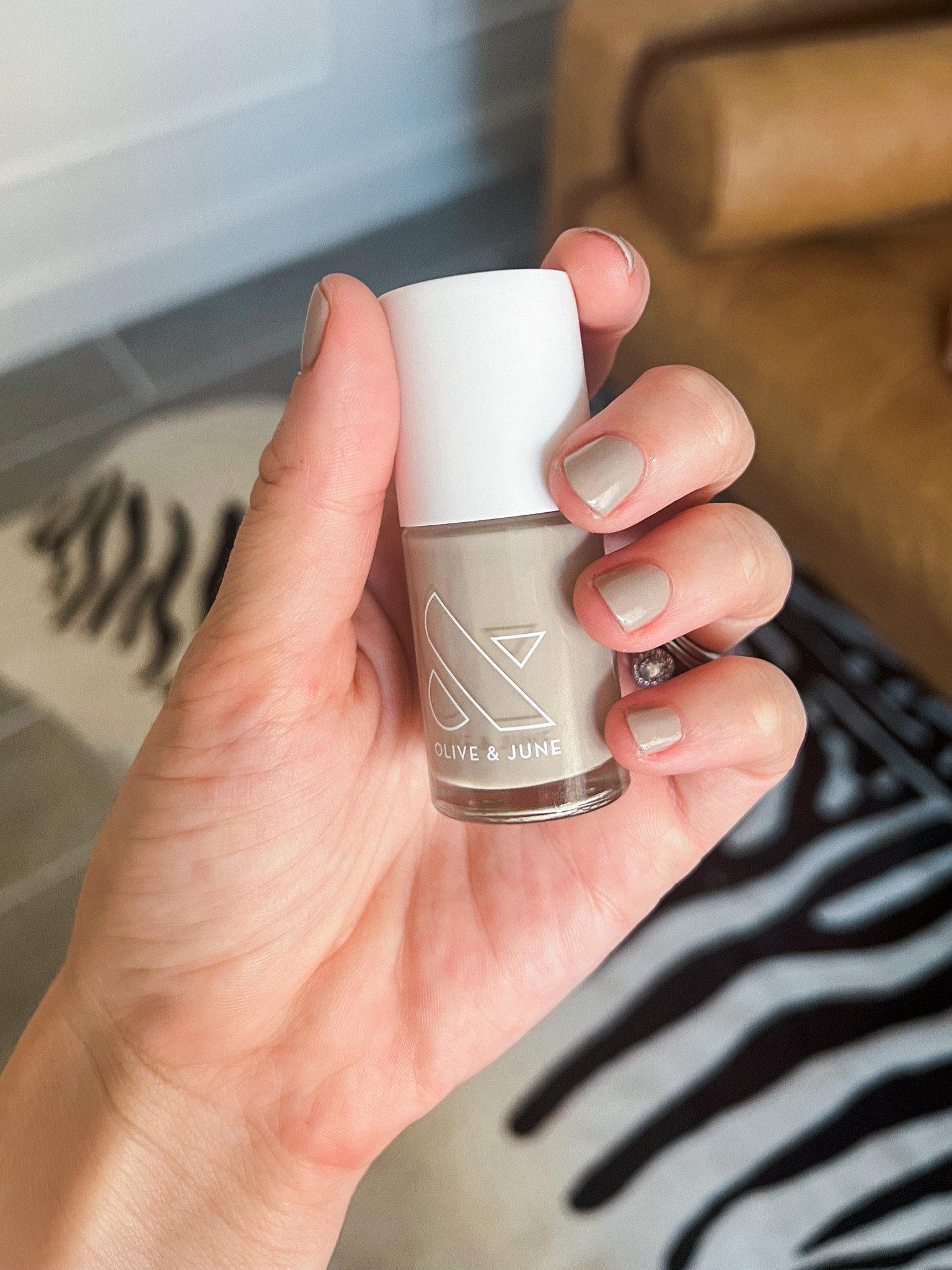 My favorite neutral nail color 🙌 

#oliveyourmani #oliveandjune #mani #fallnails #fallnailcolor #fallmani #fallmanicure 

#LTKbeauty #LTKSeasonal