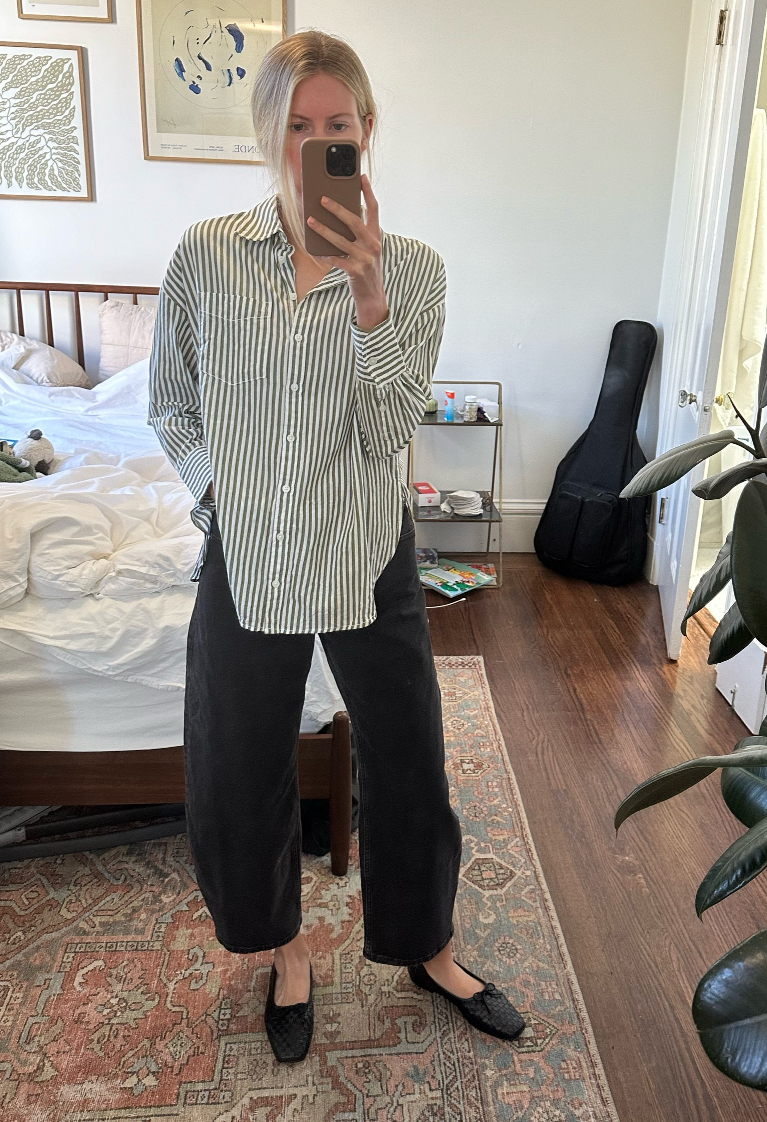 took a few tries but finding barrel
jeans I’m loving. also, if you’re in need of some solid flats to go with tons, don’t miss these on sale right now!!

#LTKShoeCrush #LTKFindsUnder100 #LTKSaleAlert