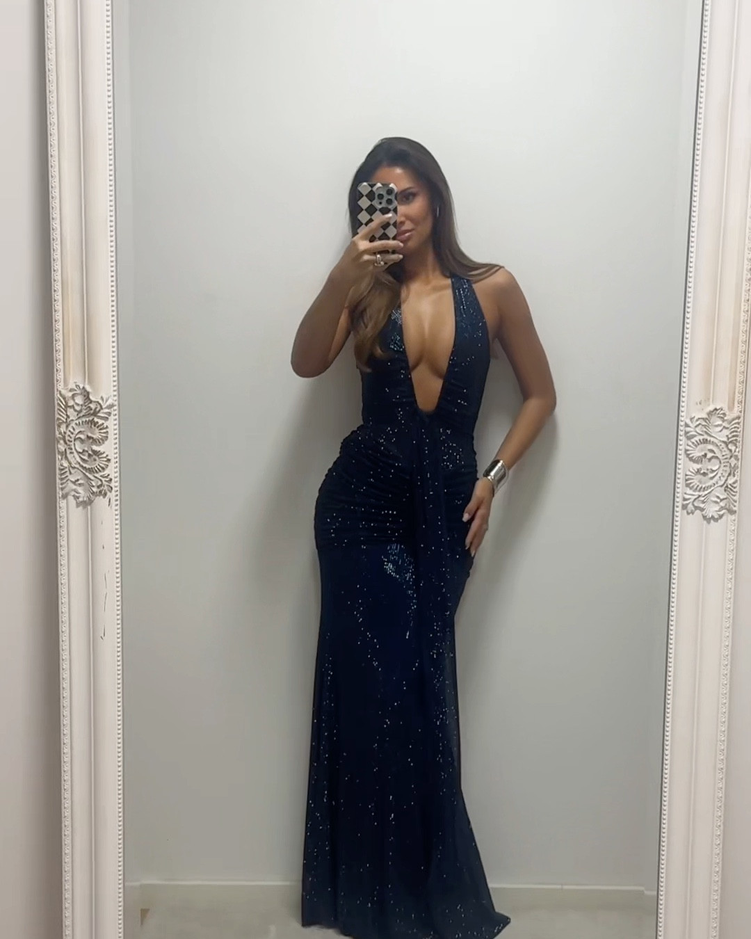 Rosetta maxi dress babyboo #sparklydress #navydress #gown #babyboo Maxi navy color sparkly sequin glitter backless dress by babyboo