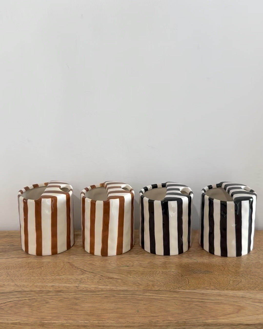 Coffee cup or tooth brush holder?  Either way, I’m sold 🖤🤎