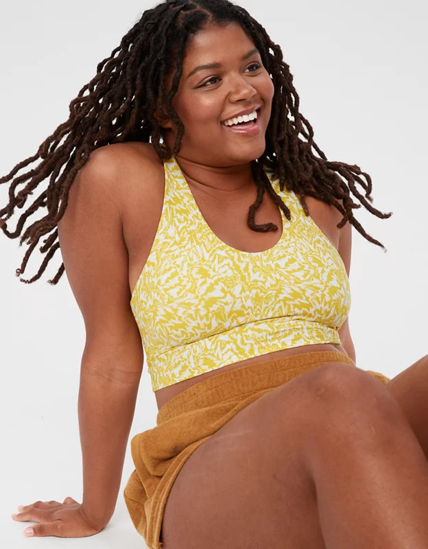 Omega is 5' 8", wearing size large | American Eagle Outfitters (US & CA)