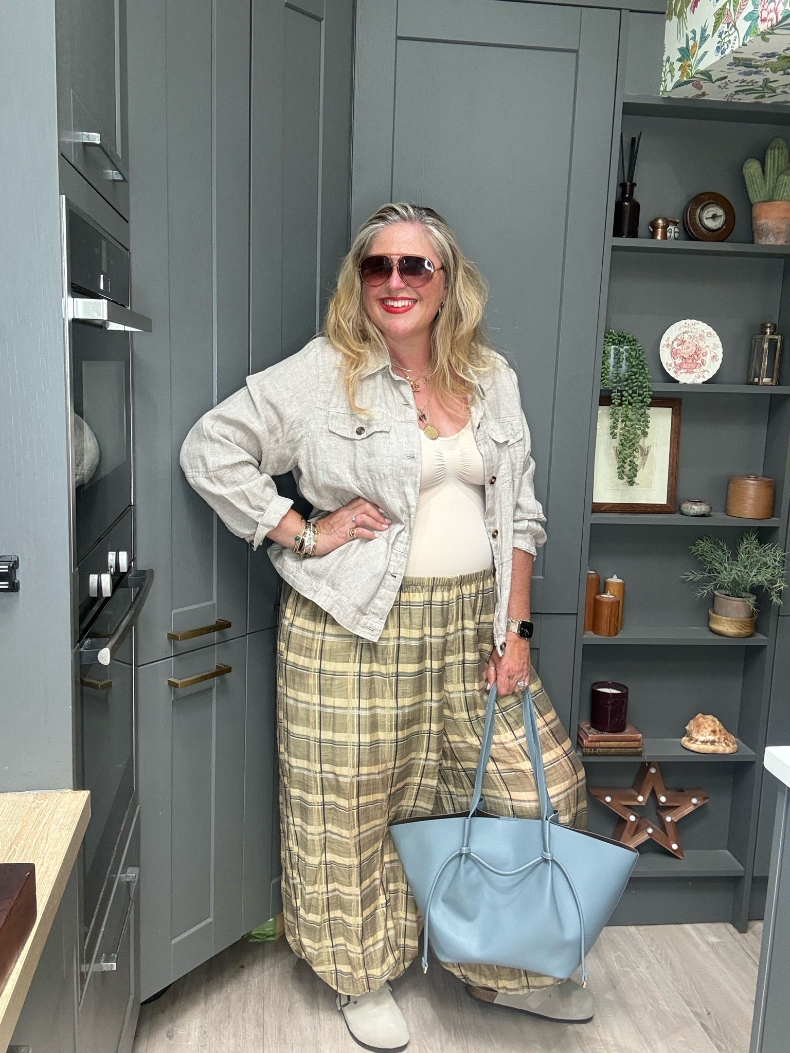 Linen jacket, balloon trousers, blue tote bag, mules, sunglasses

#LTKsummer #LTKplussize #LTKspring