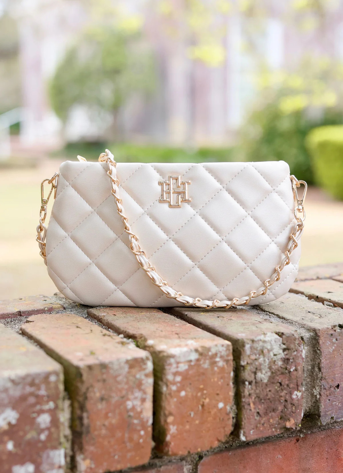Livi Quilted Crossbody PEARL | Caroline Hill
