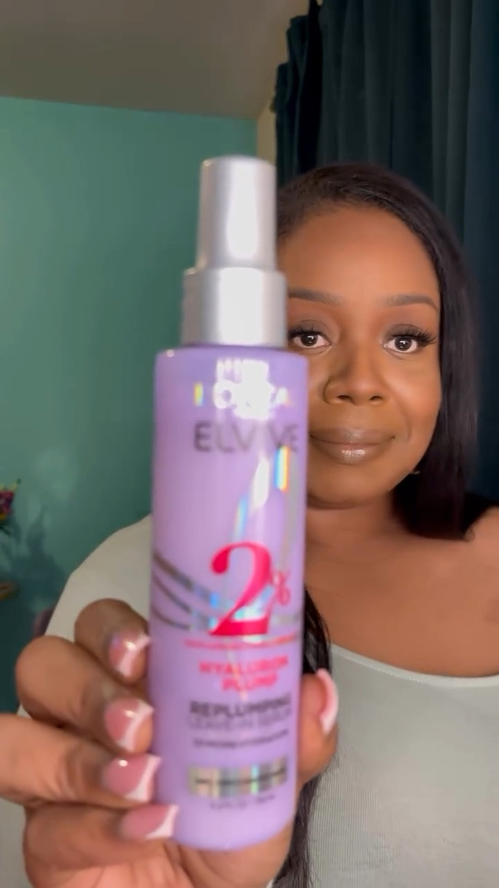 #giftedby #giftedbylorealparis @lorealparis Elvive Hyaluron+Plump 

Inspired by skincare, Elvive Hyaluron+Plump is formulated with hyaluronic acid to lock in moisture for up to 72 hours for shinier, bouncier, free flowing hair. 

#lorealparis #lorealhair #hyaluronicacid #haircaretipsandproducts #blackhaircare #leaveintreatment #leavein #hairserums