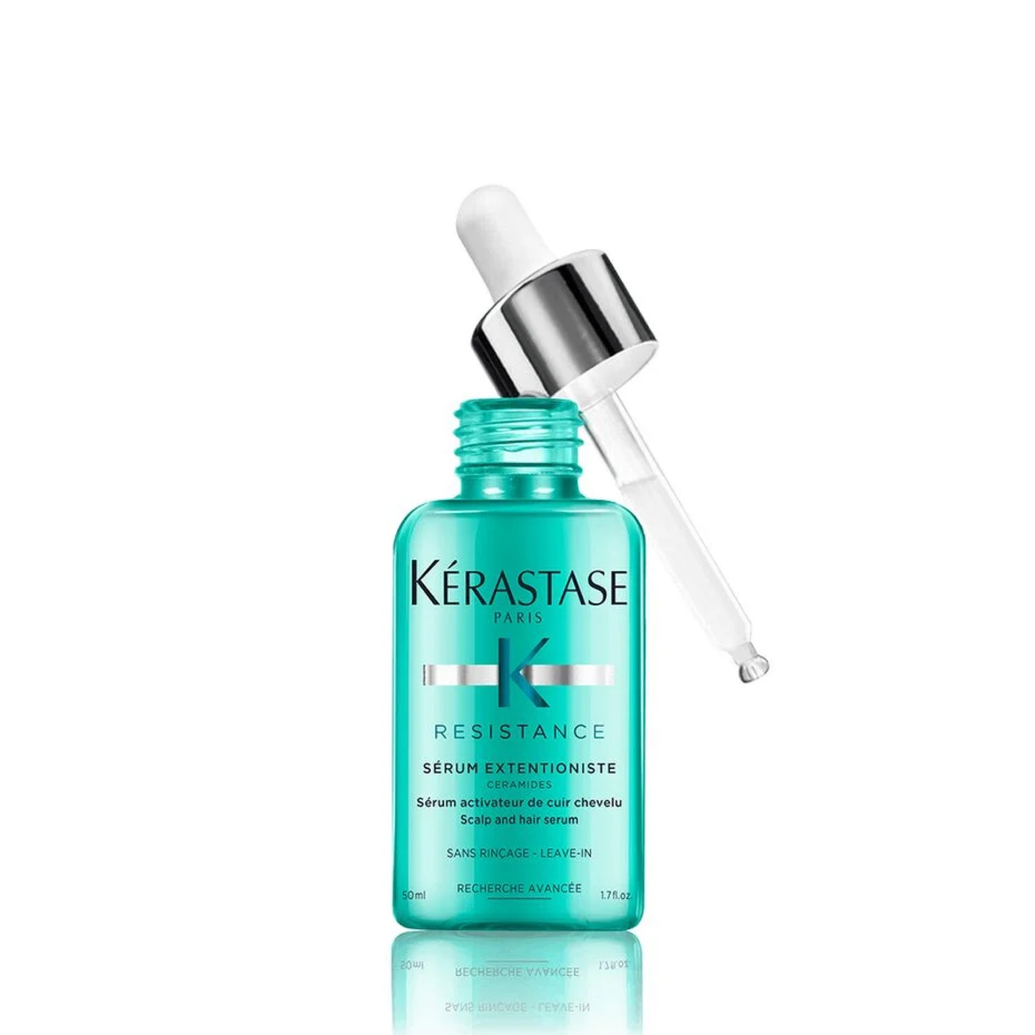 Apply Sérum Extentioniste directly to the scalp on cleansed, towel-dried hair. Depending on hair type, 2 pipettes for fine hair and 4 for thick hair, position the pipette directly at the root and scalp to distribute 1 full pipette of the serum in a straight line from the front to the back of the head. Follow the pipette with your fingers to massage the serum into the root and scalp as you work through each section. Once application is complete in all sections, massage the entire head to distribute the serum evenly and comb through. Leave in and proceed to blow dry. Recommended to use at least 3 times a week.