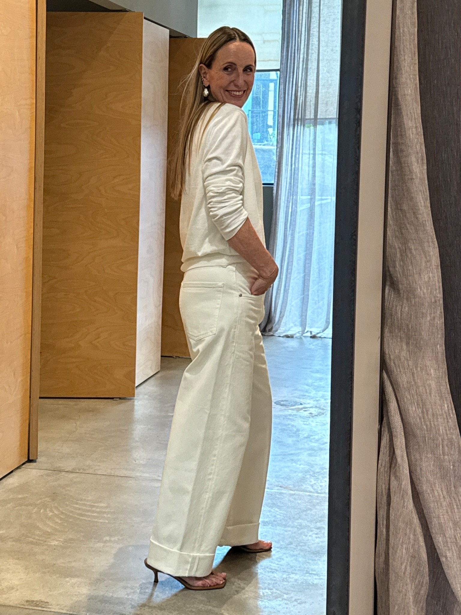 I love the shape of these Citizens of Humanity jeans. They’re called the Ayla. Baggy, very comfortable and flattering! I love them in the off white but they’re also great in worn denim and worn grey. Worn here with a cotton cashmere knit- simple but chic and the small heel extends and flatters the leg line but a flat sandal or sneaker also look great with these. 

#LTKaustralia #LTKAroundTheWorld