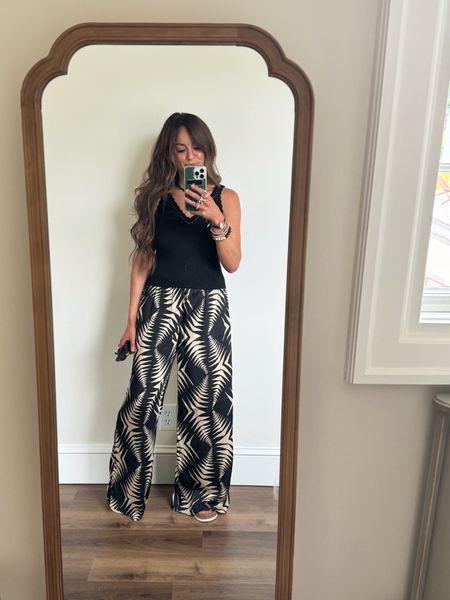 Didn’t find these exact pants on the website, but they are tjmaxx & I linked some from them below 🫶🏼

#LTKSummerSales #LTKFindsUnder50 #LTKSeasonal