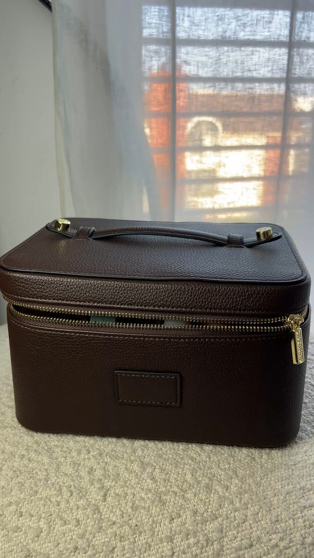 Proof that organization can be chic. This little beauty keeps all your skincare + makeup essentials perfectly in place — no spills, no digging, just effortless elegance every time you open it. A must-have for anyone who loves a polished, put-together routine. 💫 

 #LTKGiftGuide #LTKselfcare #LTKBeauty