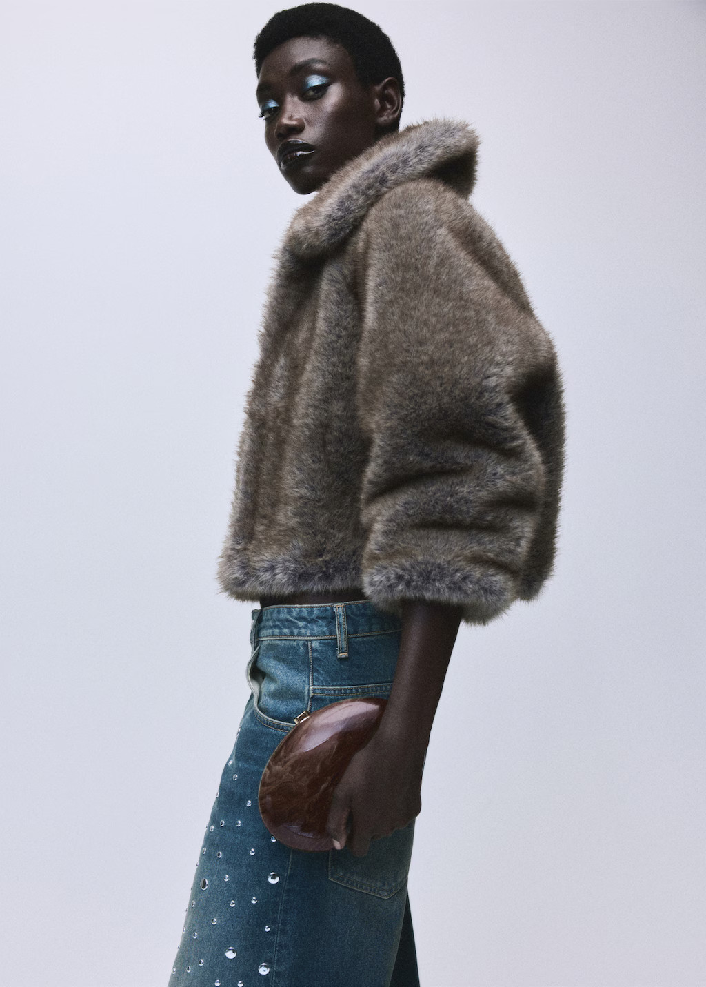 Oval clutch bag | Mango (US/MX/AU)