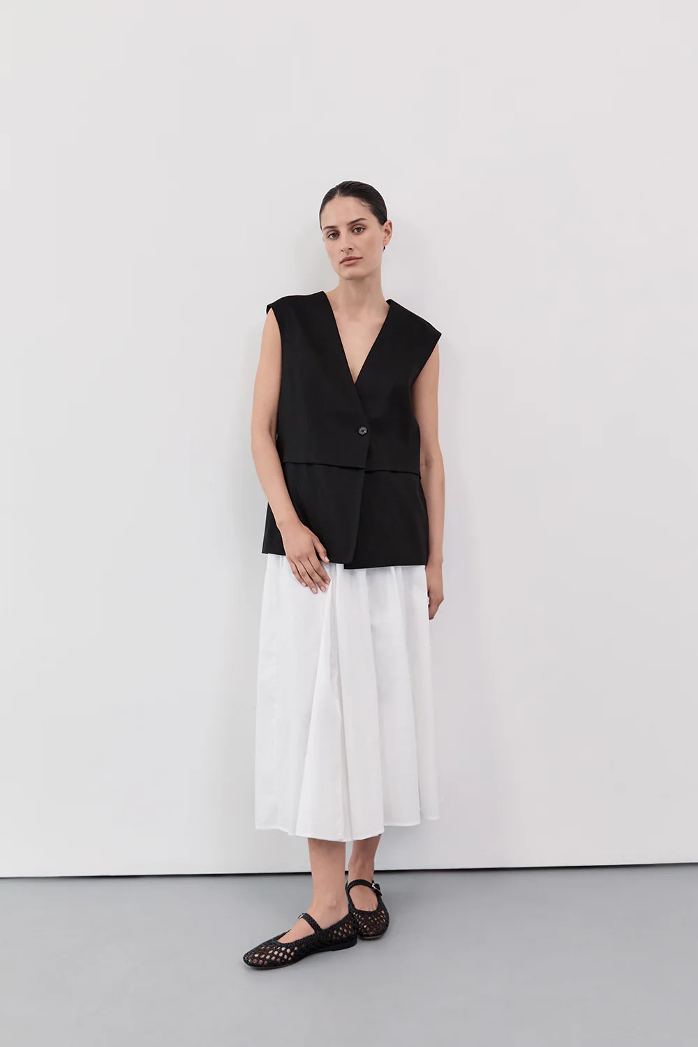 TAYLOR BLACK VEST | DISSH