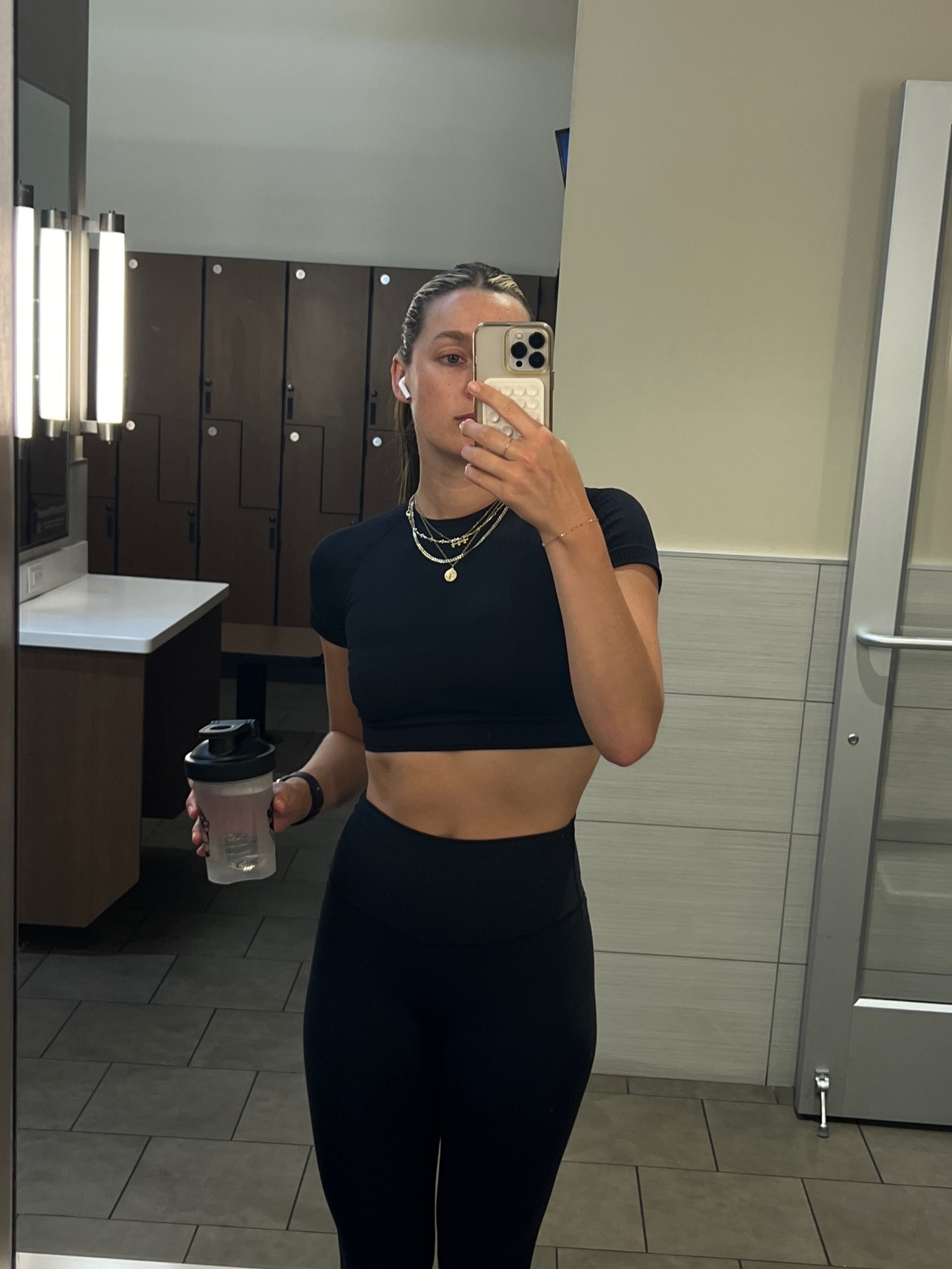 gym fit for today 🖤
the linked top is from the shein set and i love it, tight, comfortable, and sits in the perfect spot. leggings are lulu lemon and are so comfortable and soft! 💪🏽

#LTKFitness #LTKActive #LTKU