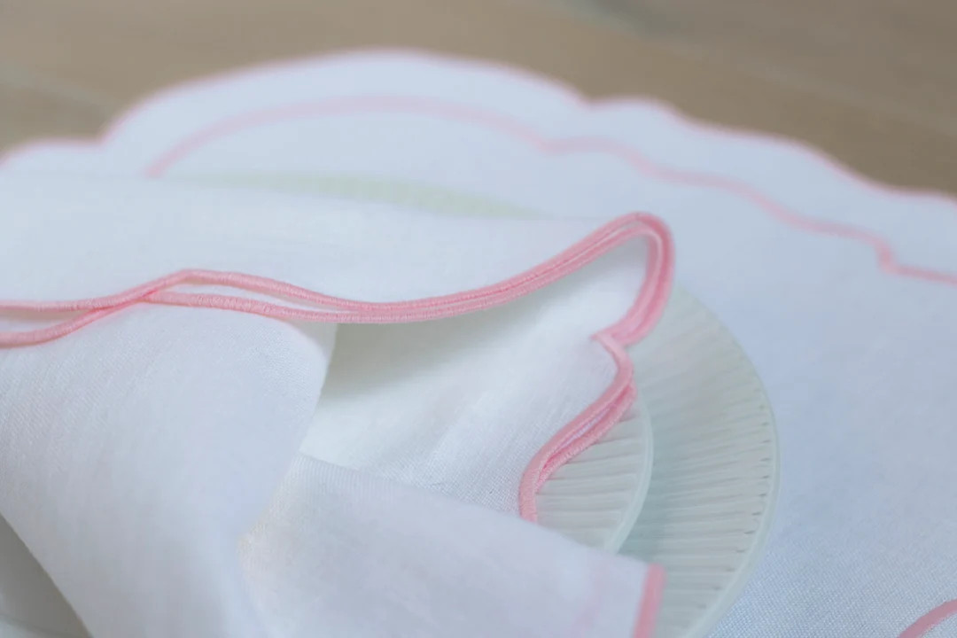 READY TO SHIP White Linen Cloth Scallop Napkins With Light Pink Trim for Table Decor 18''x18'' Si... | Etsy (US)