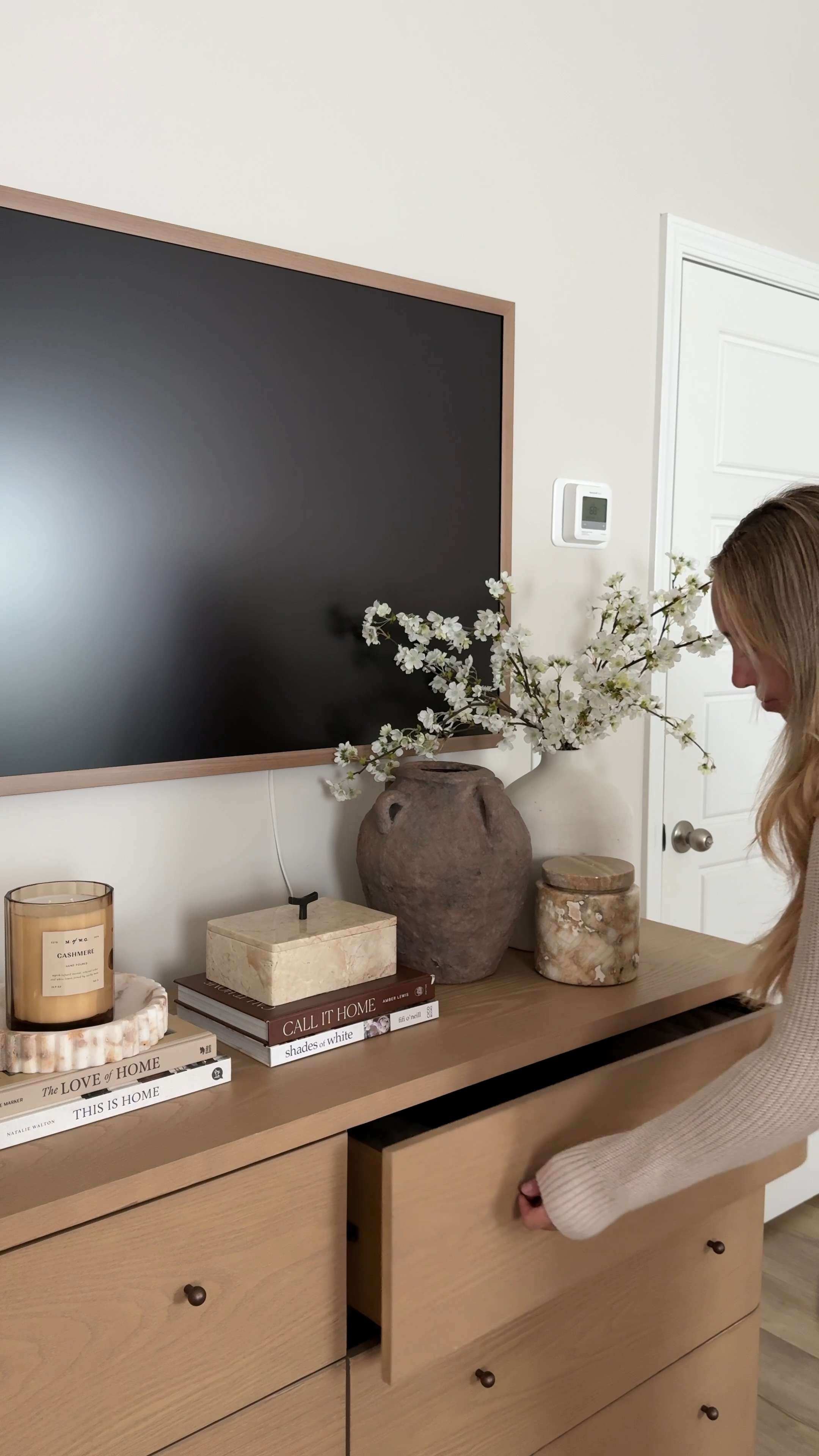  End of year clearance at @wayfair including my personal favorite, this white oak curved dresser. The drawers fully open and have so much storage!

Up to 60% off, free and fast shipping over $35

#wayfair #wayfairpartner #AD 

 

#LTKSaleAlert #LTKHome