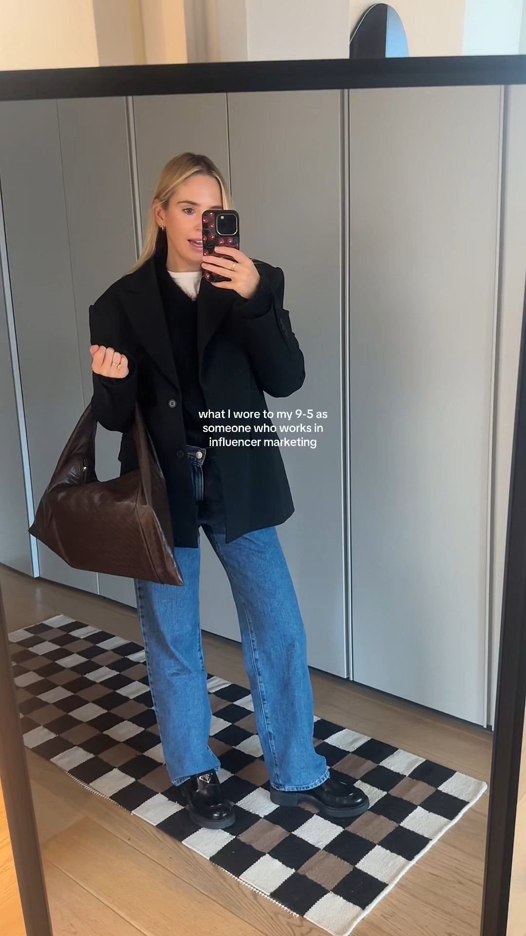 What I wore to the office today!

Vintage Levi’s oversized blazer

#LTKautumn #LTKeurope #LTKwinter