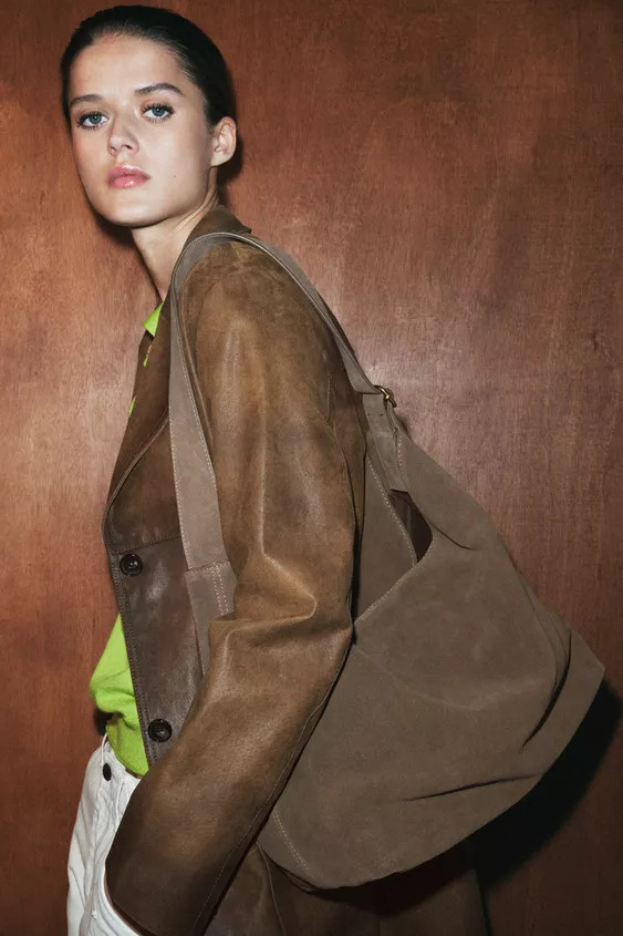 MAXI LEATHER BUCKET BAG WITH RING DETAIL | Zara US