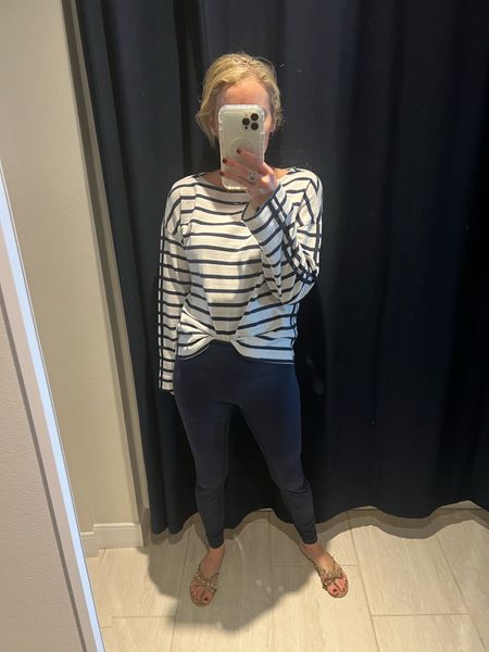 Casual mom look ! 

#leggings
#workout
#stripedshirt
#navy
