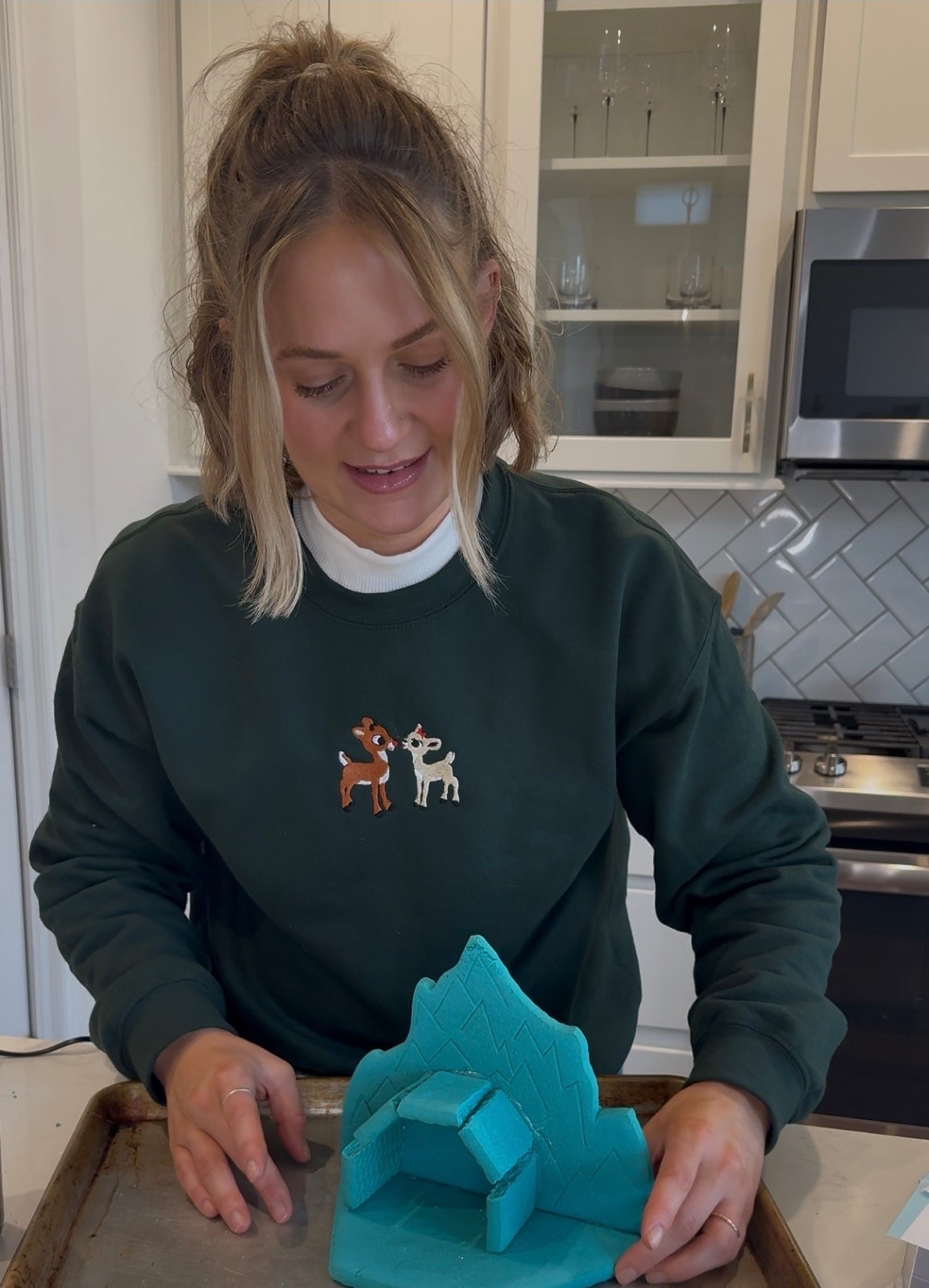 The cutest holiday sweatshirt! It’s giving 90’s Christmas vibes 

#LTKdayinmylife #LTKHoliday #LTKmomlife