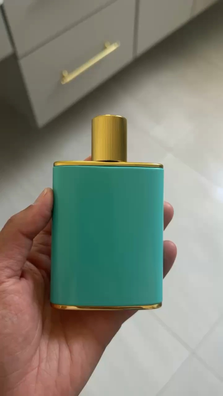 This scent ✨✨

Portfino, Victoria Beckham, perfume, fragrance, summer frangrance, perfume scents, Nordstrom

#LTKBeauty #LTKMothersDay #LTKgrwm