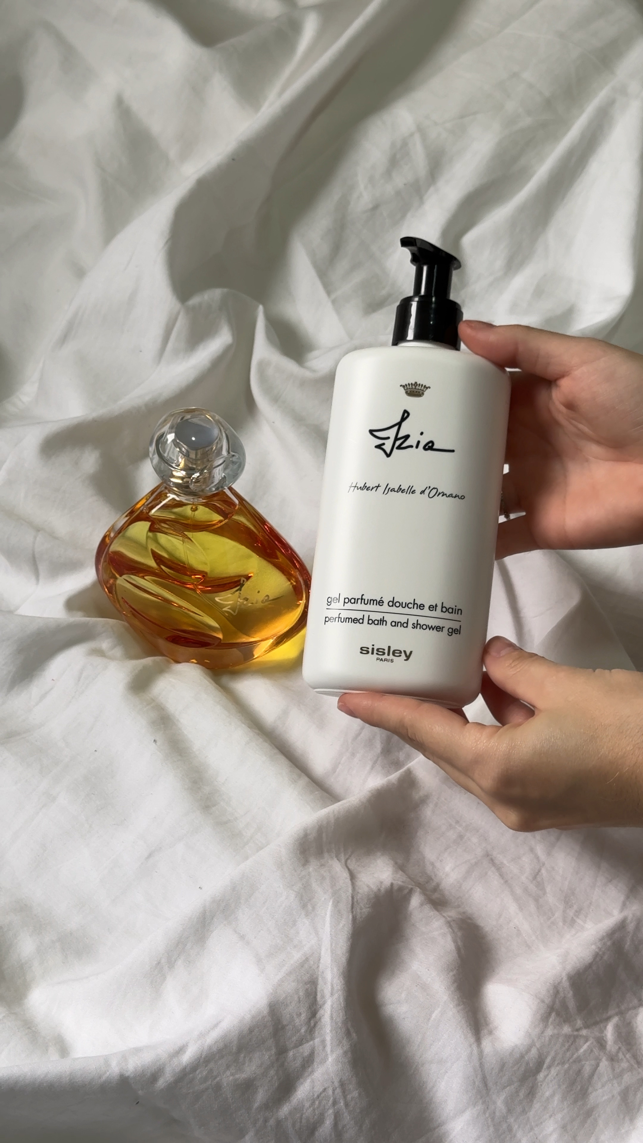 Esse gel de banho é inacreditável! Ele mantém a pele perfumada mesmo após o enxágue, nunca vi nada igual! E a fragrância é leve, solar.. #sisleyparis

#LTKbrasil #LTKgiftguide #LTKbeauty