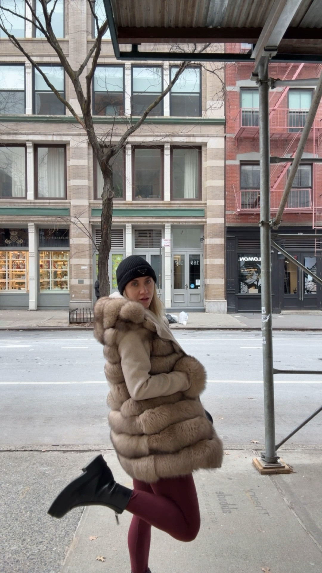 This jacket is reversible and soo cozy 

I’m wearing size Small 