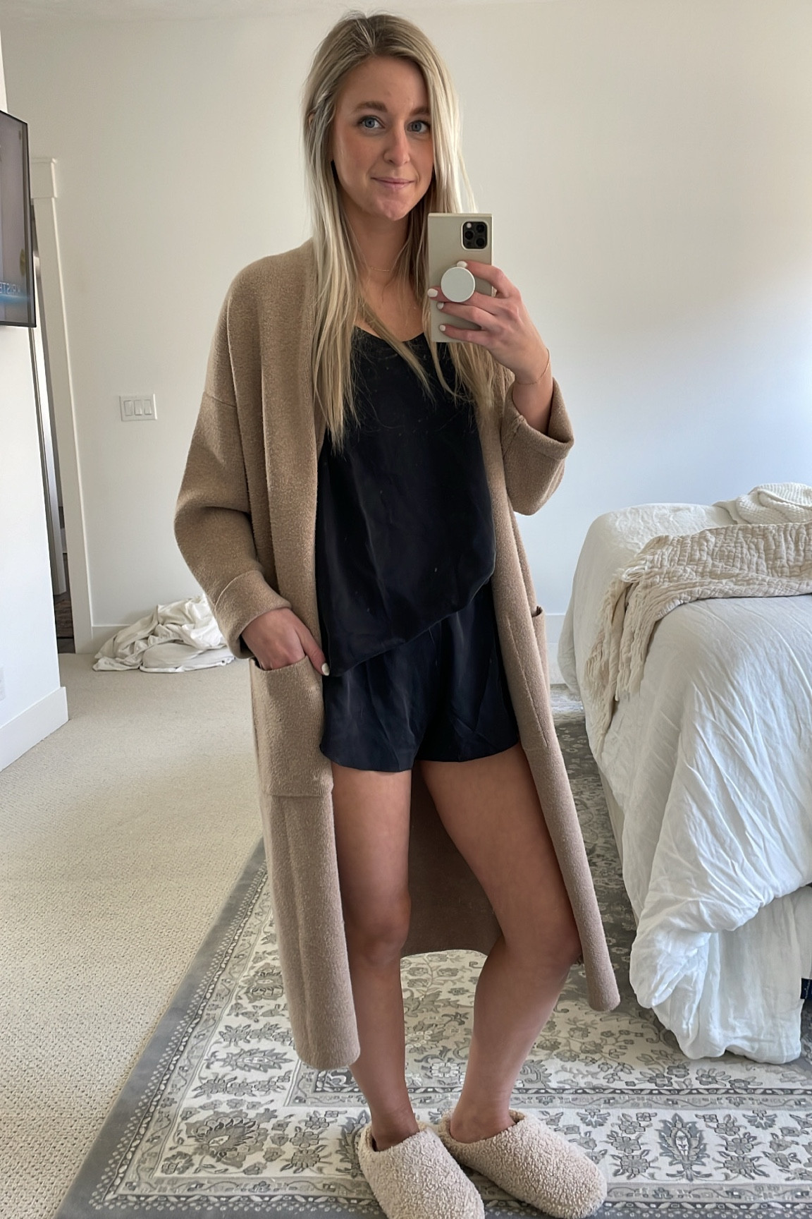 this washable silk set from lunya is like literal butter 🤤 this is worth splurging on!! I wish I would’ve bought it in white to get ready in on my wedding day because it’s THAT good. code CALIHANSGIFT20 will get ya $20 off :)

matching set | pajama set | bridal set | loungewear | neutral WFH outfit 

#LTKtravel #LTKFind #LTKstyletip