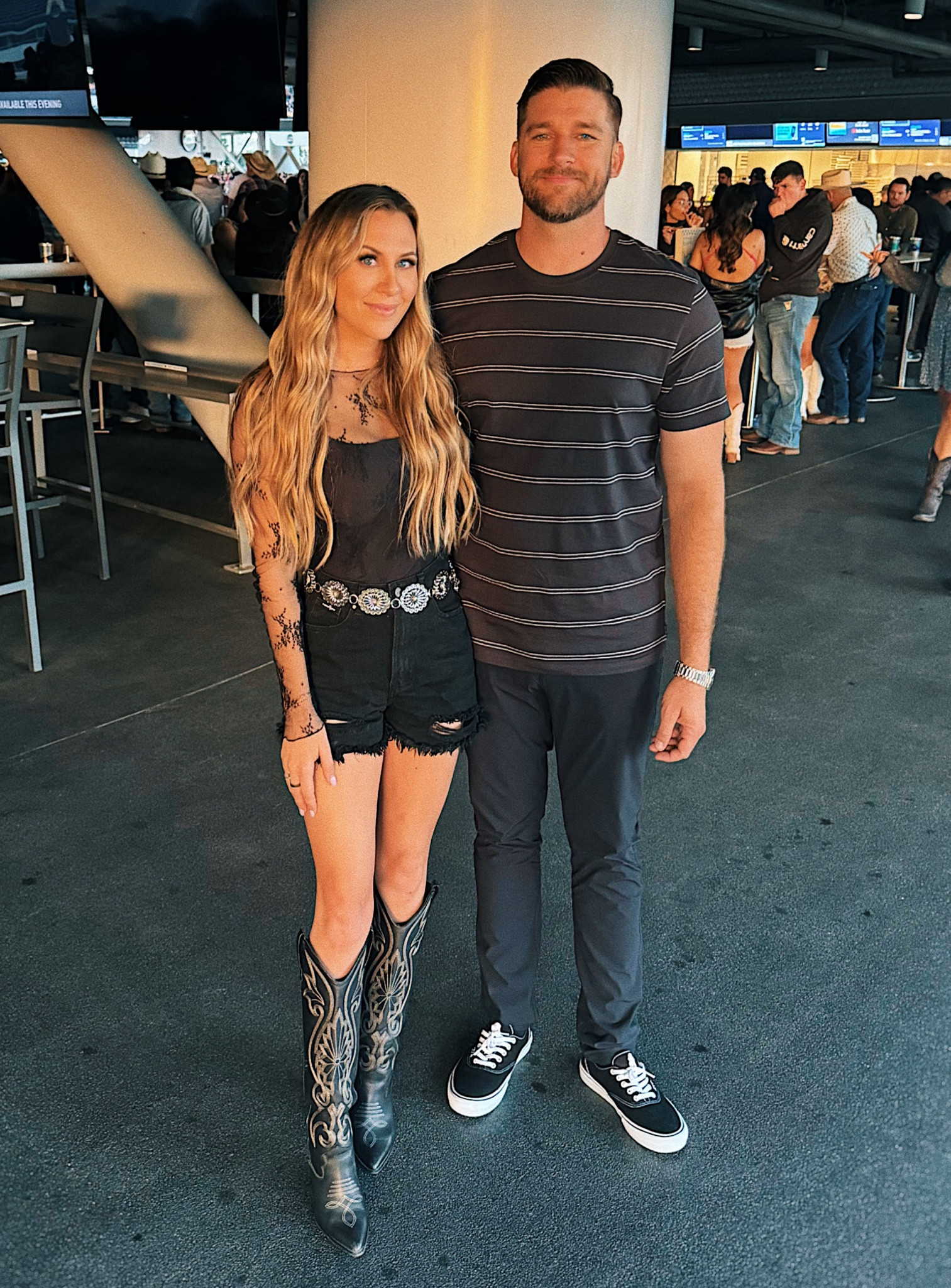 Country concert outfit ideas!!

Women’s country concert outfit, western boots, denim shorts, concert outfit, date night outfits, Amazon finds, cowboy boots, black boots 

#LTKStyleTip #LTKSeasonal #LTKItBag