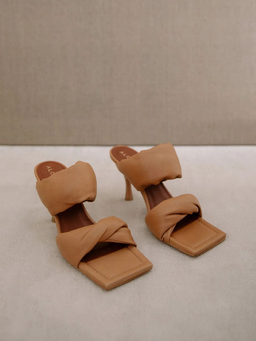 Twist Strap - Brown Leather Mules | Alohas FR