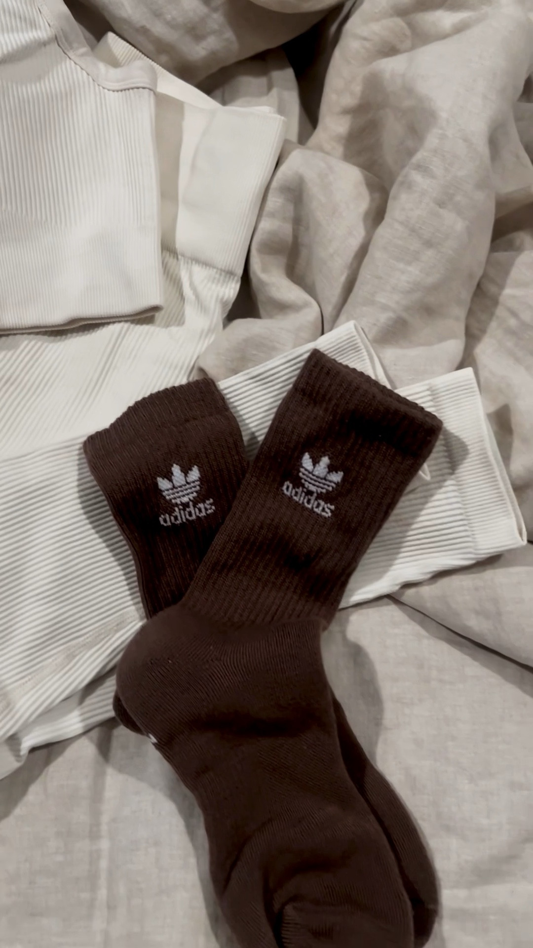 GYM Day Vibes 🏋🏾‍♀️ from my favorite light skincare to prevent breakouts after sweating, to my fav workout set thats firm to hold the cellulite together and non see through 🙌🏾

🎶 Music: Beautiful Like Sleep
Musician: Ahmed Sirour

#LTKActive #LTKBeauty #LTKFindsUnder100