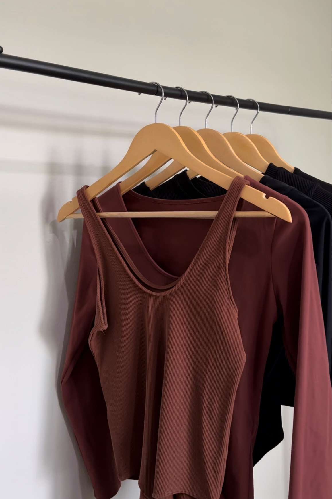 AbercrombieEssentials Seamless Bodysuit 

#LTKFind #LTKstyletip #LTKfit