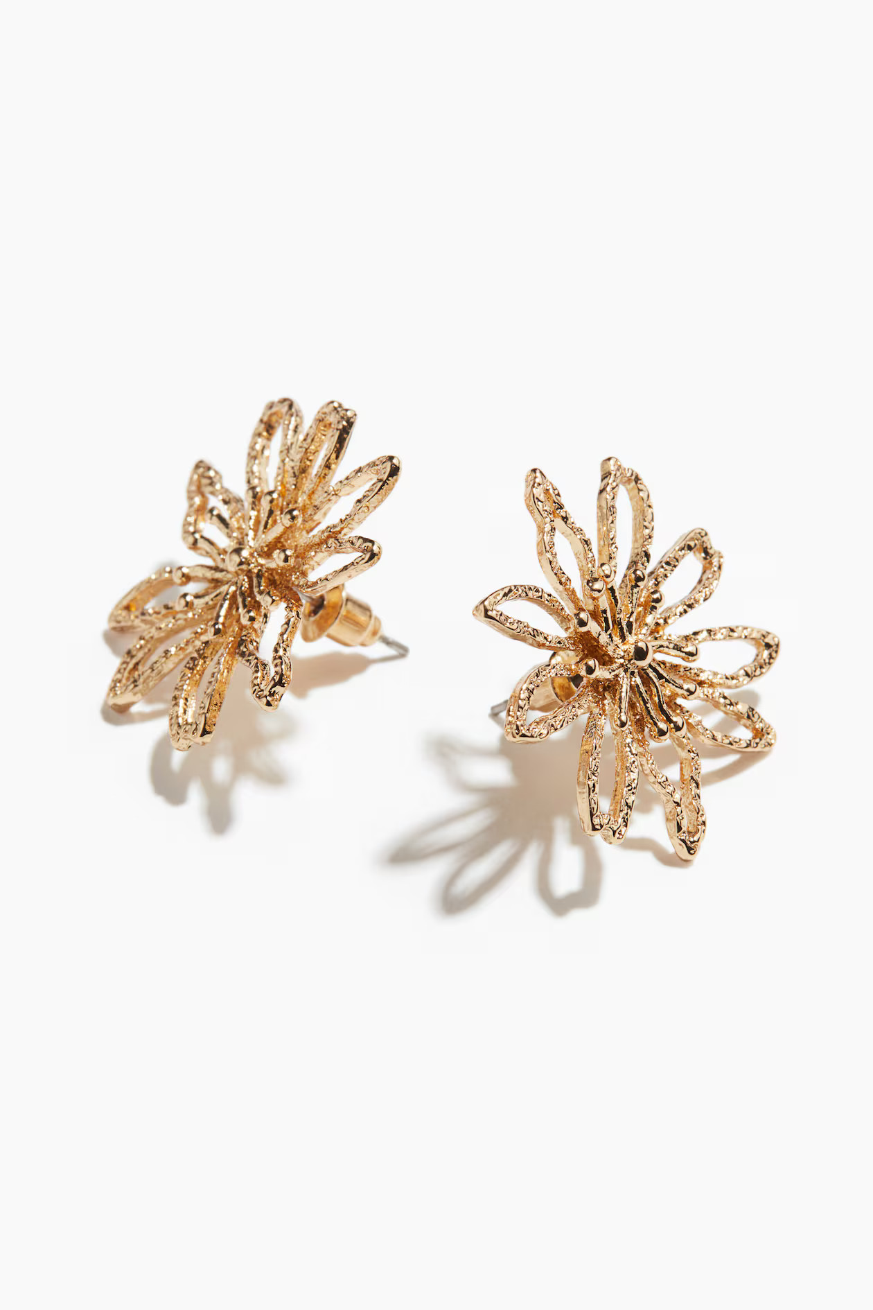 Flower-shaped stud earrings - Gold-coloured - Ladies | H&M GB | H&M (UK, MY, IN, SG, PH, TW, HK)