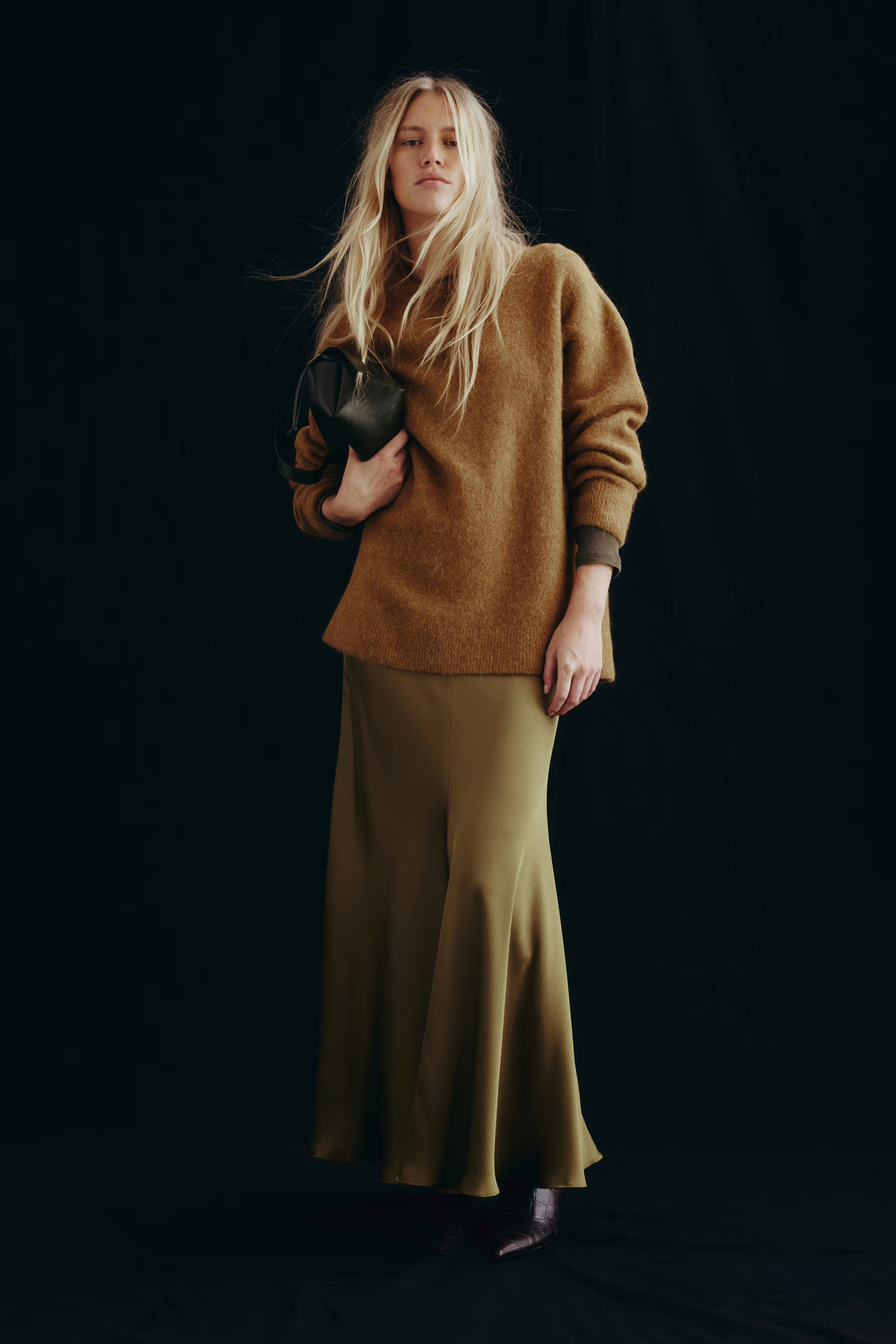 Satin maxi skirt | H&M (UK, MY, IN, SG, PH, TW, HK)