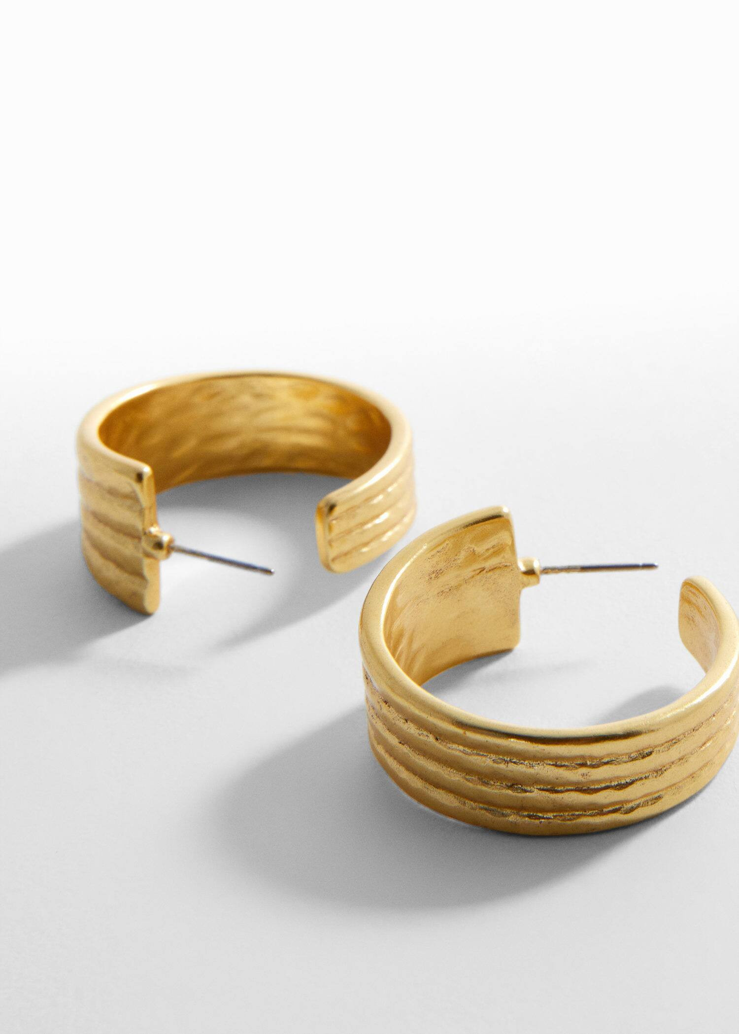 Embossed hoop earrings | MANGO (US)