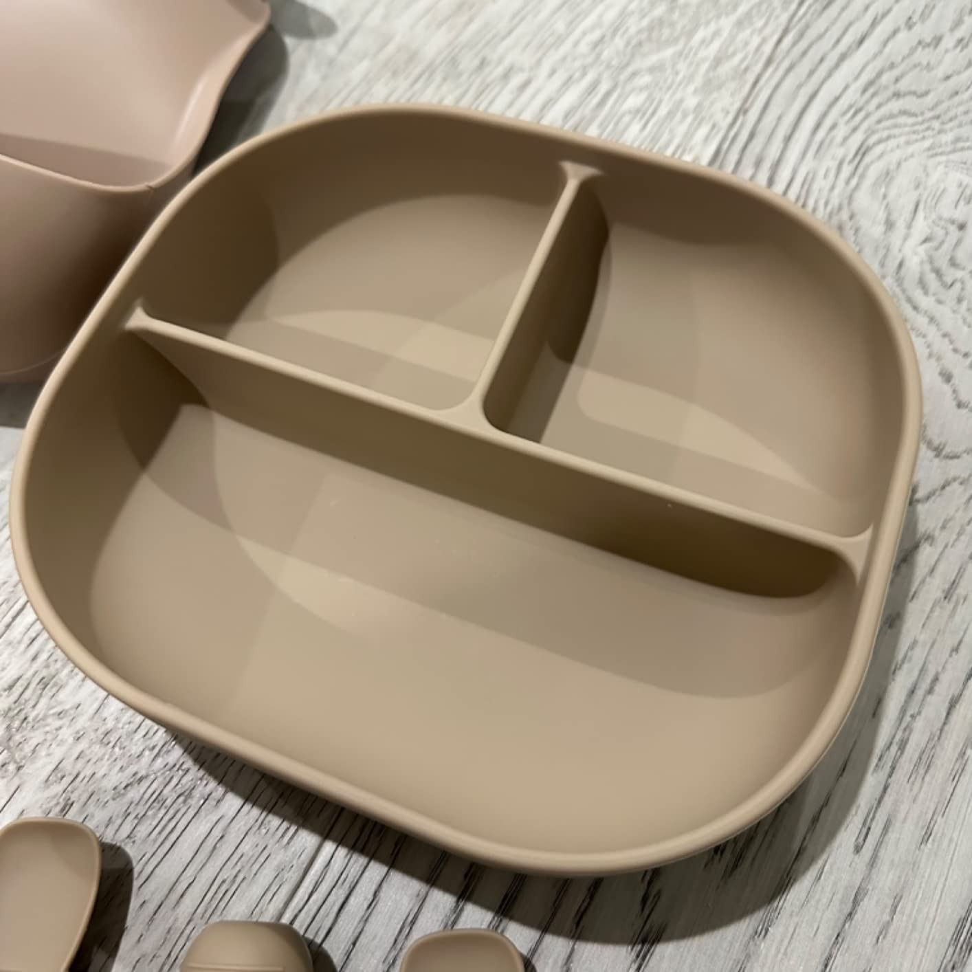 SAMiGO Silicone Baby Feeding Set, Baby Led Weaning Supplies, Suction Bowl Plate Bib Cup Self Feed... | Amazon (US)