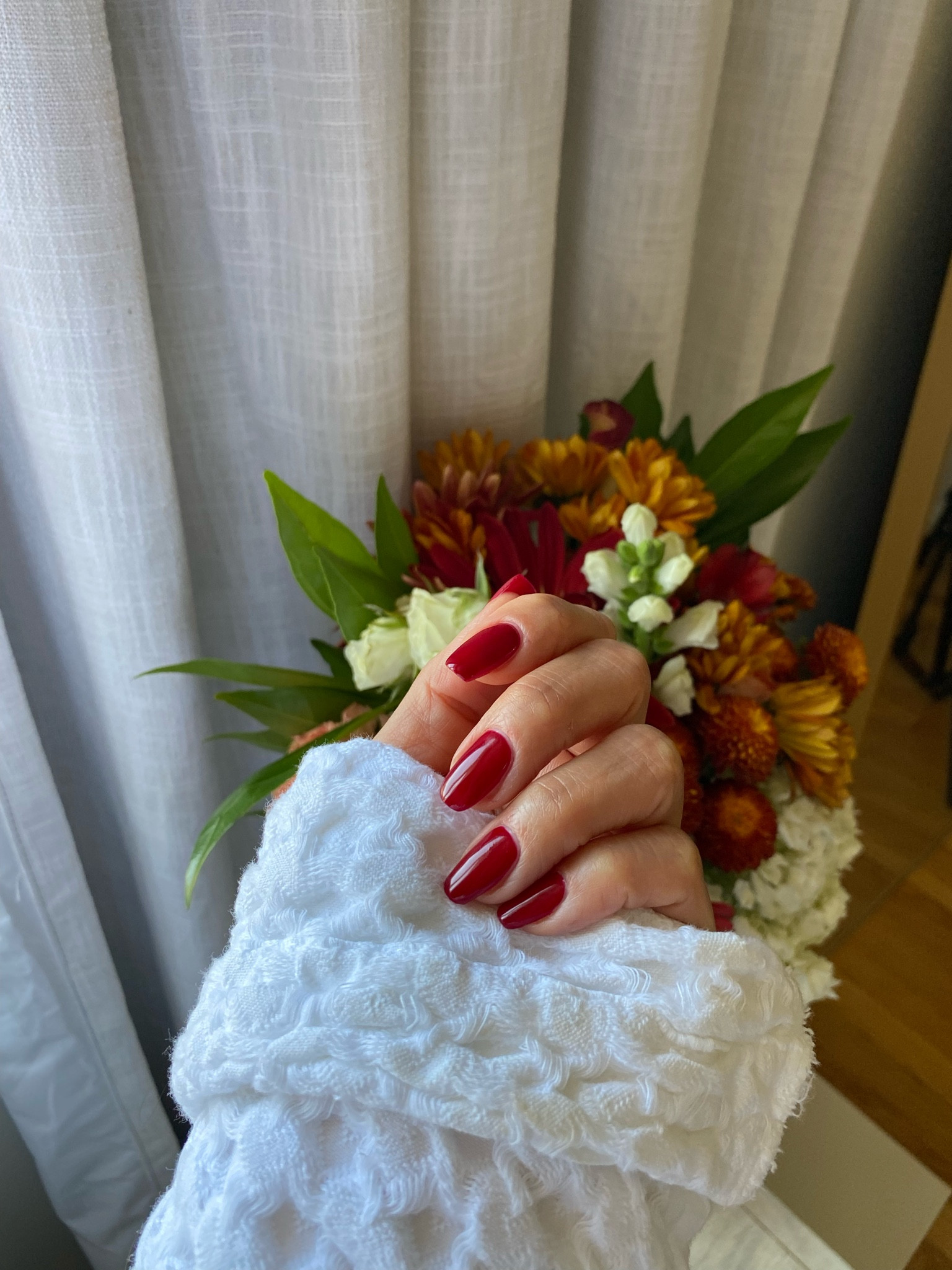 At home gel manicure favorites! Love this beautiful red for fall 💅🏼 
