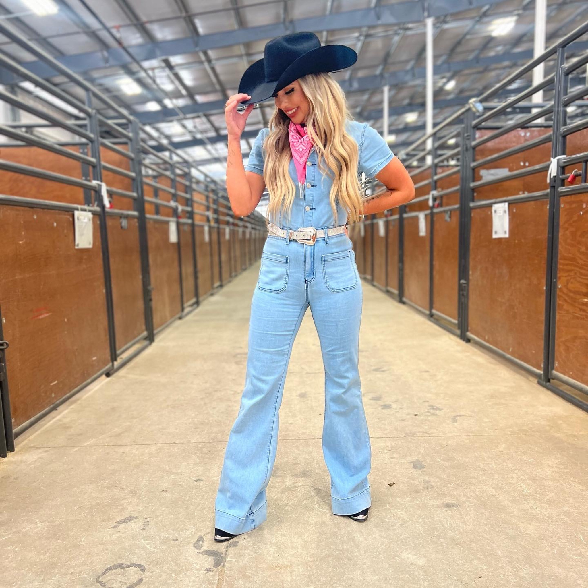 Just horsin’ around on a Sunday afternoon 

#LTKunder100 #LTKFestival #LTKFind