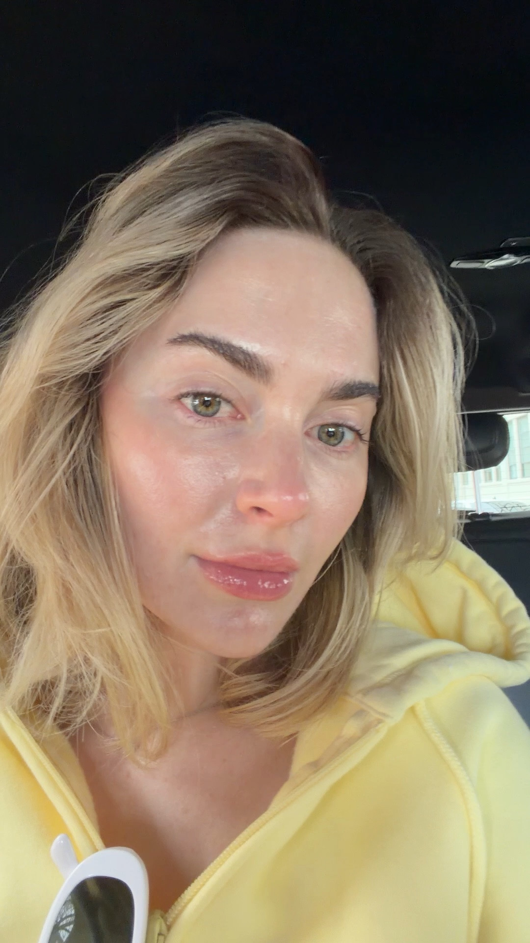 Everything on my skin right now! Anessa sunscreen, patrick ta blush, lip liner, and patrick ta gloss. Anessa sunscreen is actually my FAV as far as the finish of it. It gives suchhhh a glassy glow- but it totally has a sunscreen smell and a little bit of a white cast! 

#patricktabeauty #skincare #anessa #sunscreen 