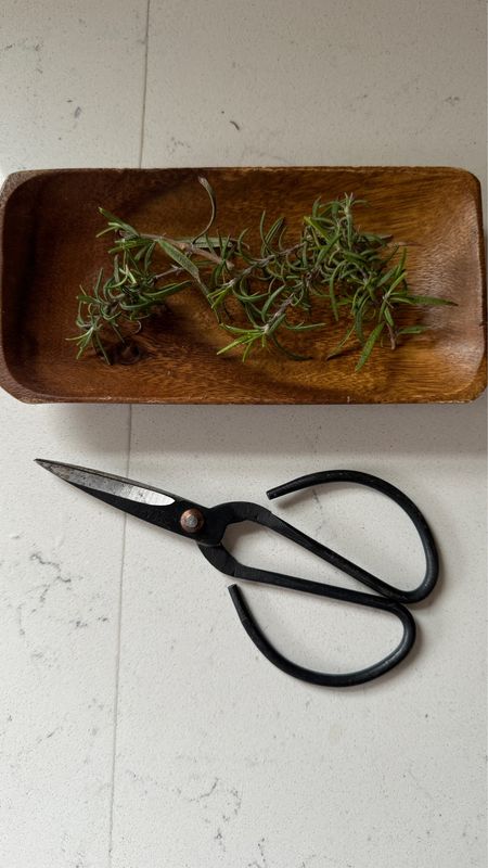 Vintage inspired scissors and acacia plates 

#LTKhome
