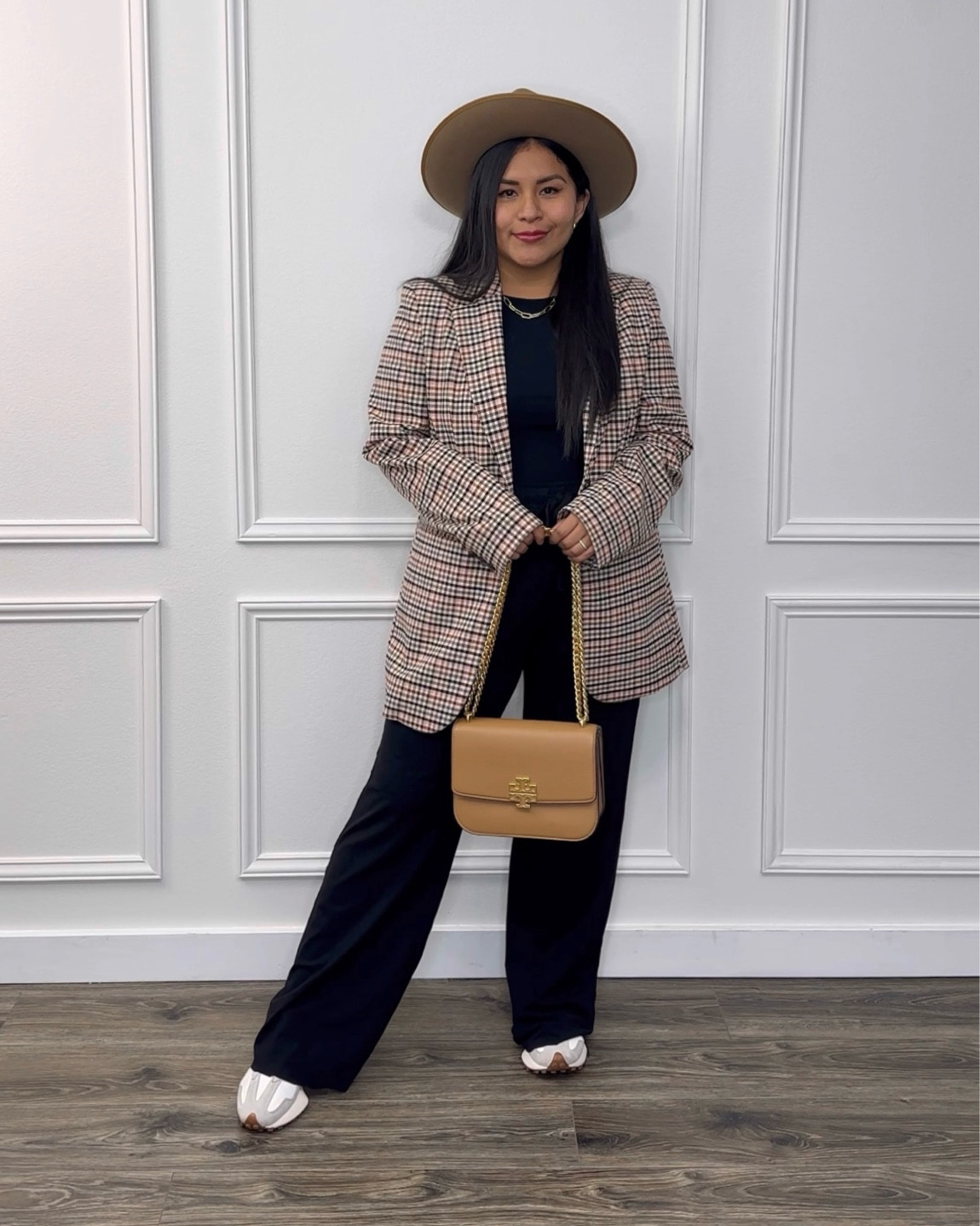 Comfy fall outfit as a petite size 🤎🍂