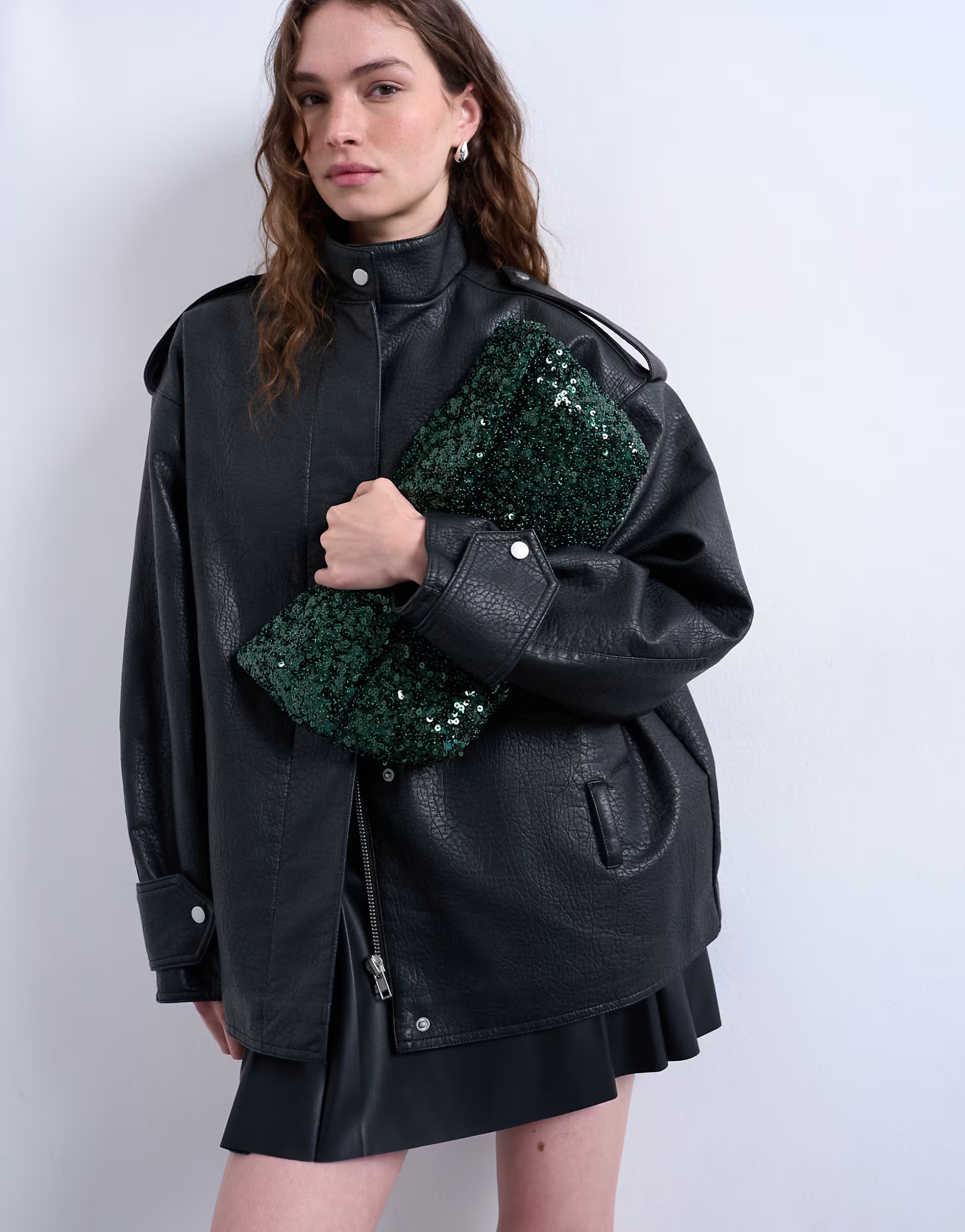 Topshop Georgia folded clutch grab sequin bag in green | ASOS | ASOS (Global)