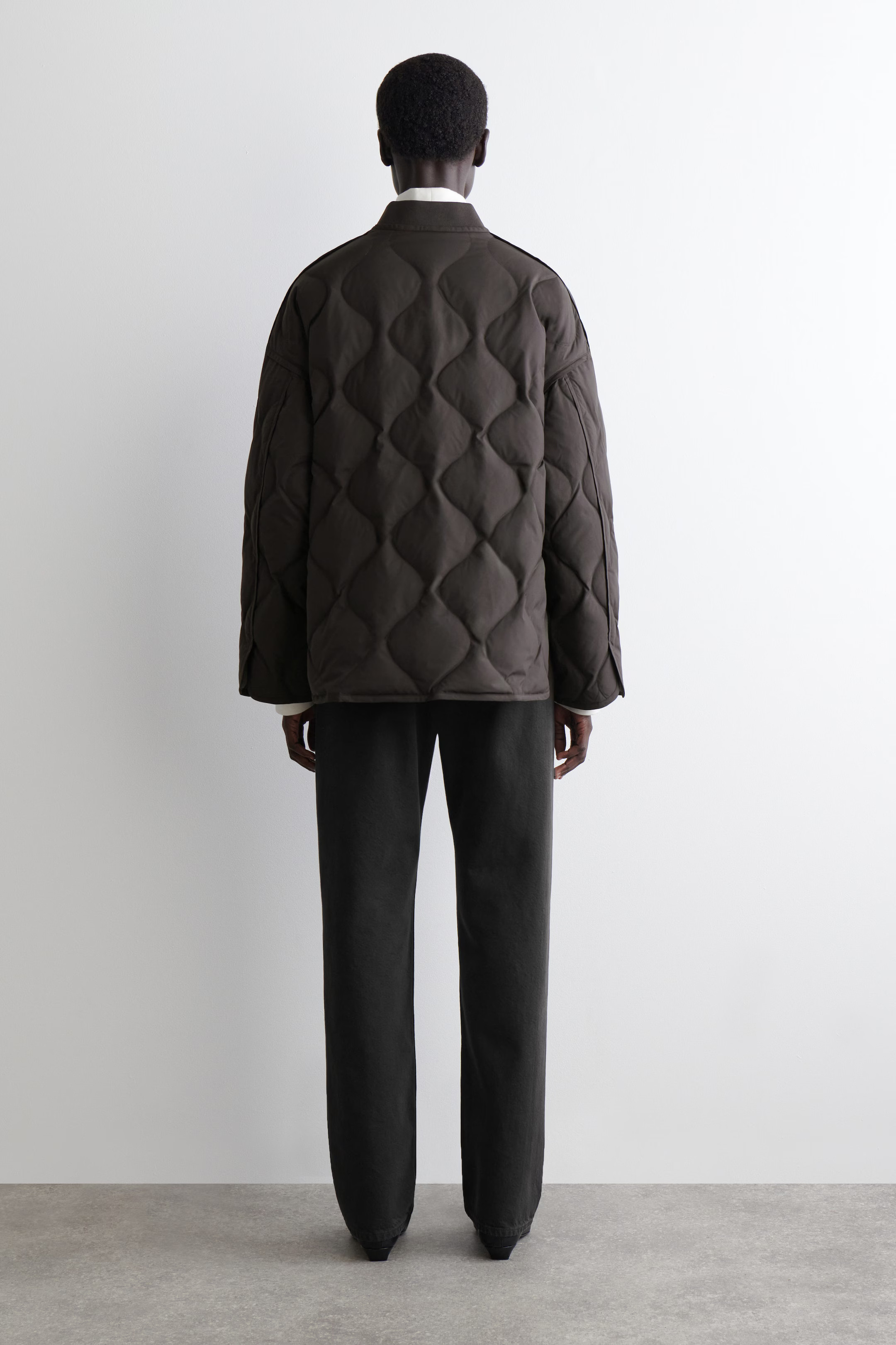 OVERSIZED QUILTED JACKET - DARK BROWN | COS GB | COS UK