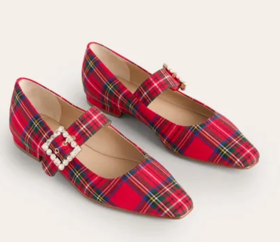 Obsessed with these plaid shoes! They’re getting me in the holiday spirit! And they are also 15% off right now!