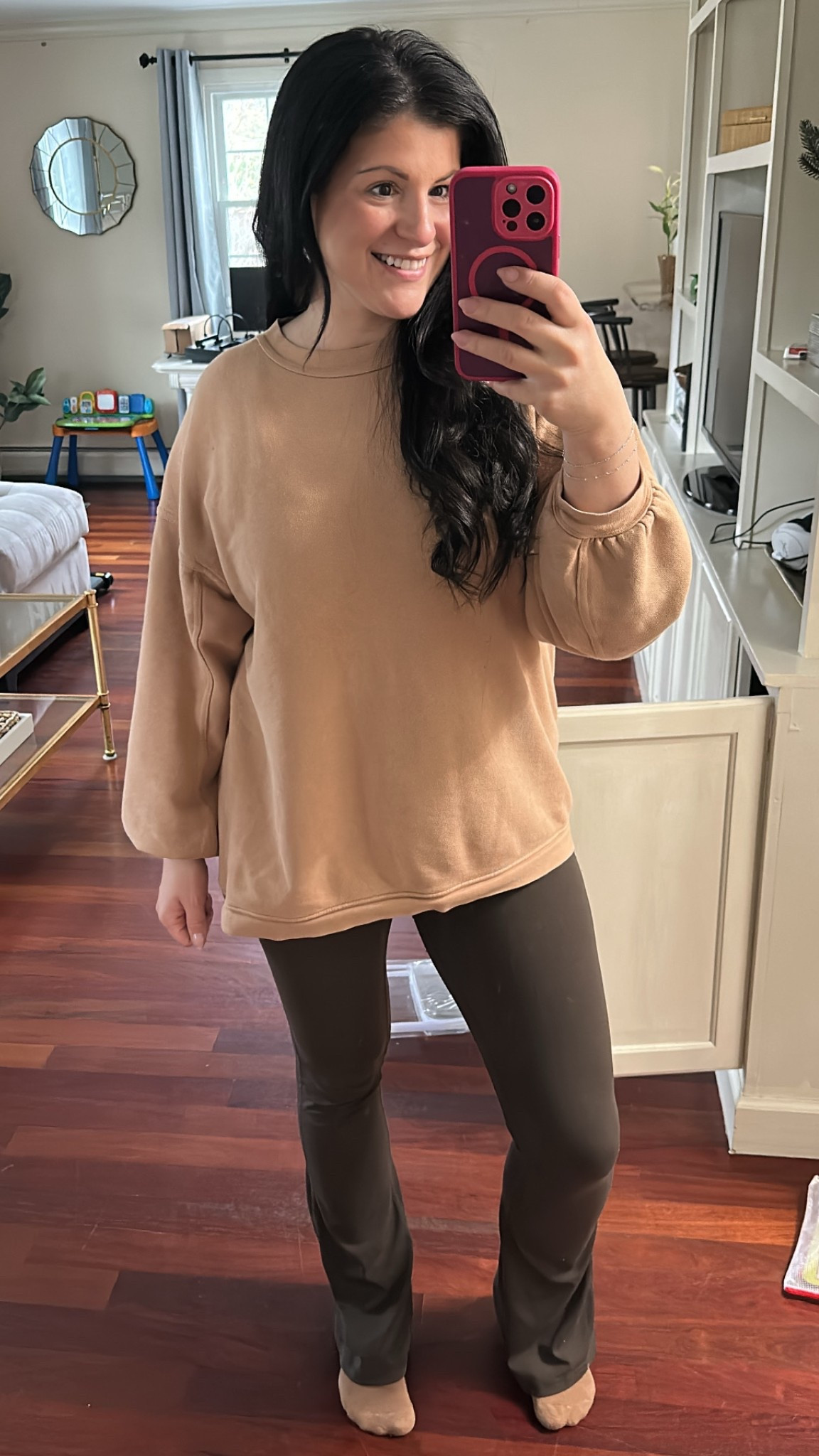 Brown tones only on this lounge day. Love these leggings. The perfect mini flare! 