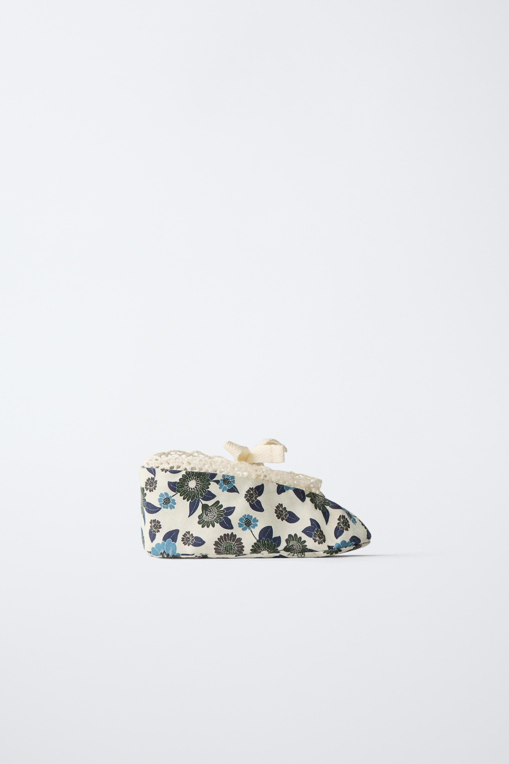 BALLET FLATS WITH BOW AND FLOWERS | Zara US