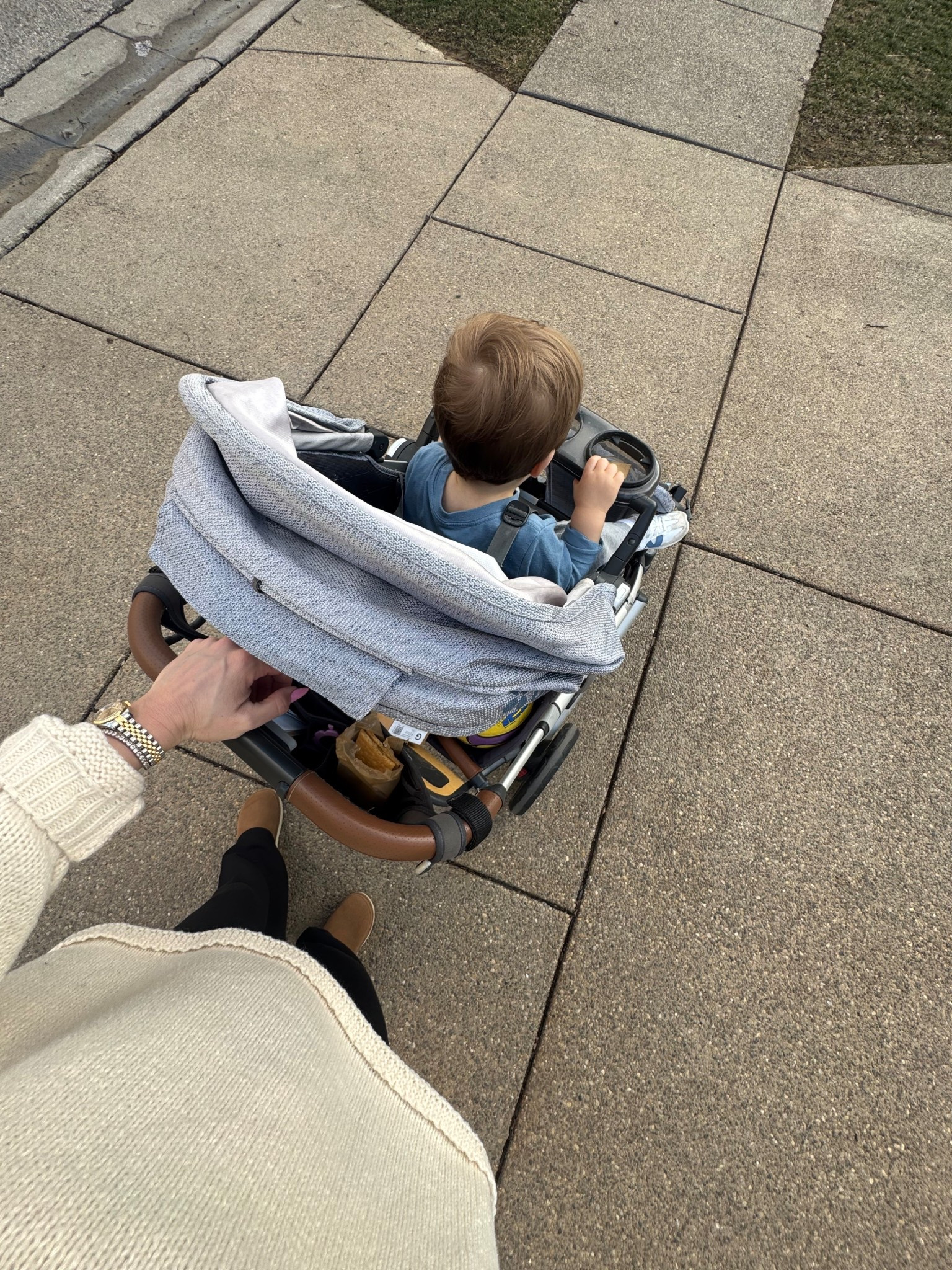 this false spring is everything 🤍 getting fresh air and wearing the comfiest clogs! 

#LTKdayinmylife #LTKootd #LTKmomlife