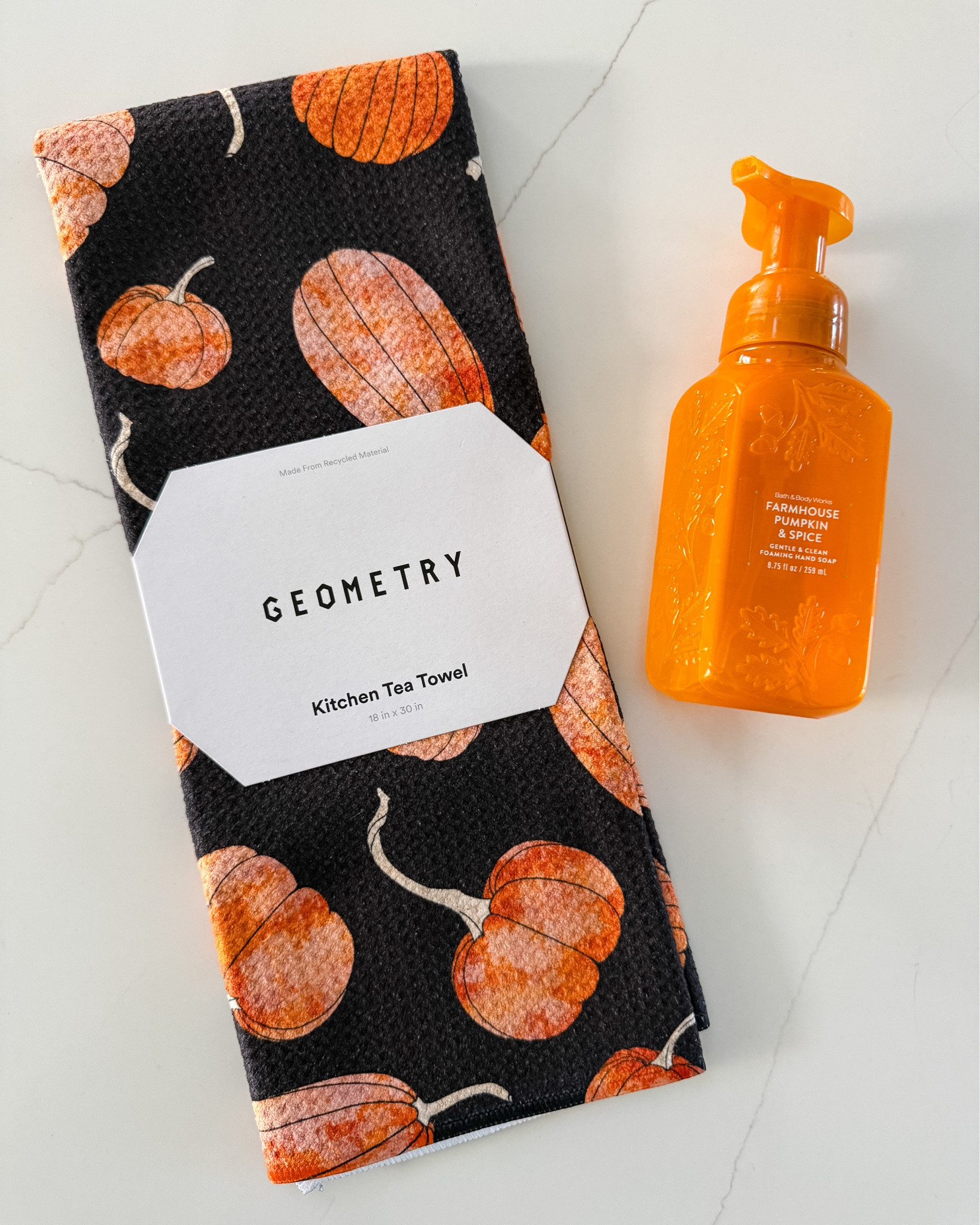 All things pumpkin with the Geometry Bar Towel and Farmhouse Pumpkin & Spice Soap

#LTKfoodie #LTKSeasonal #LTKHome